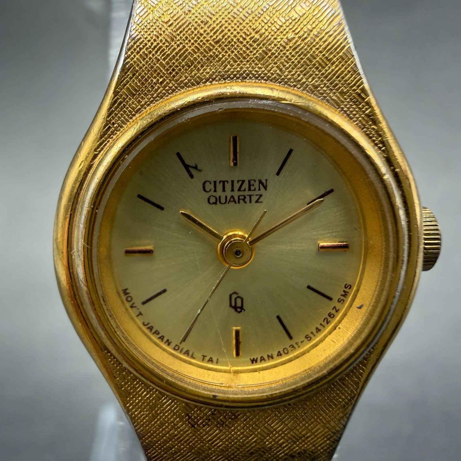 Citizen CQ Watch Women 19mm Champagne Dial Gold Tone Round 4031-S02295 New Batt1