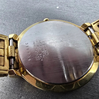 Seiko Watch Men 35mm Black Dial Gold Tone Round Bracelet VTG 7N00-7A70 PARTS10