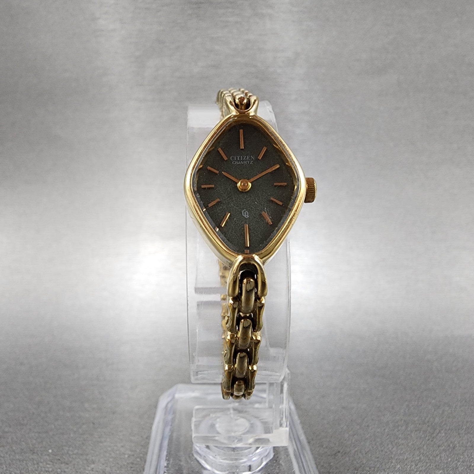 Citizen CQ Watch Women 17mm Green Dial Gold Tone Oval 4832230 New Battery5