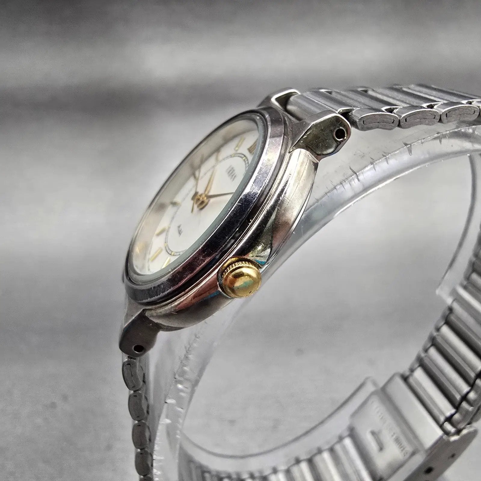Seiko Alba Urban Watch Women 25mm White Dial Silver Tone Round V401-0050 New Bat2
