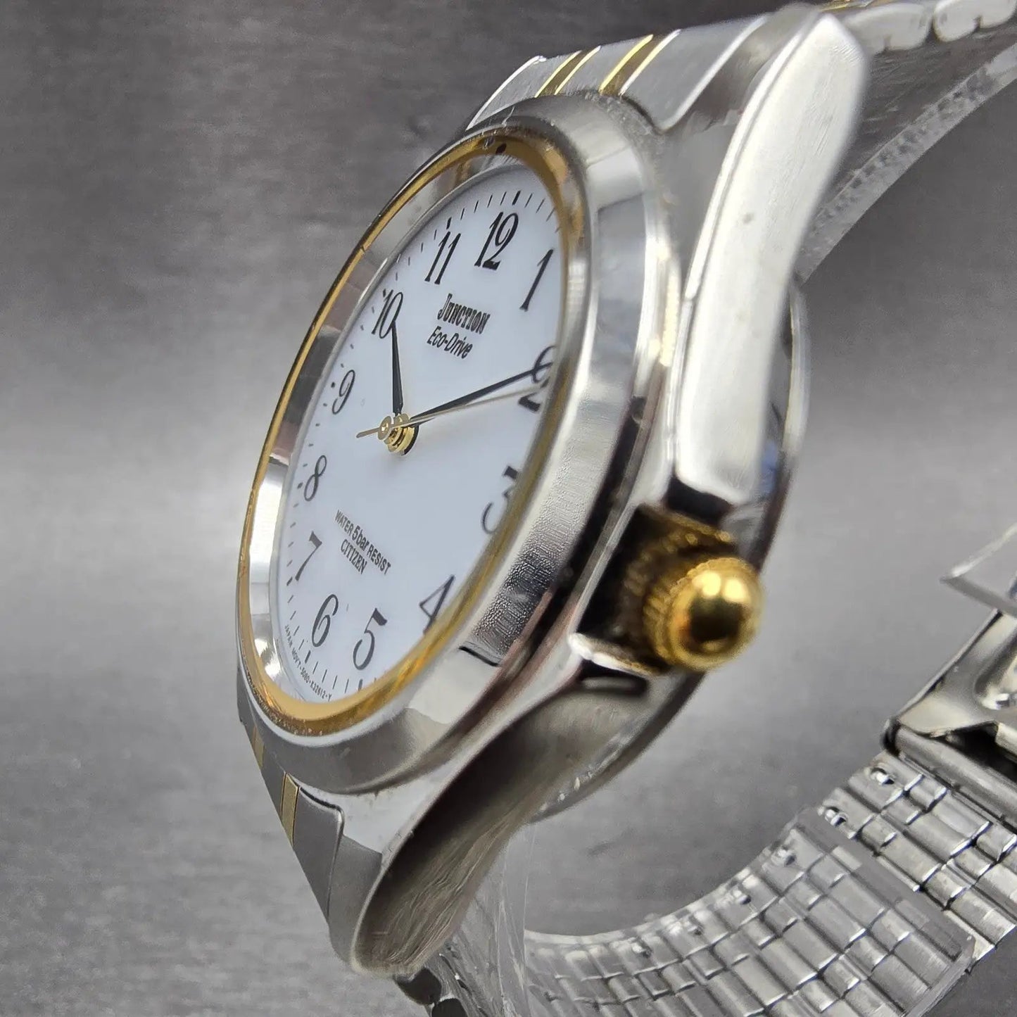 Citizen Eco-Drive Junction Watch Men 36mm White Dial Two Tone Round Runs2