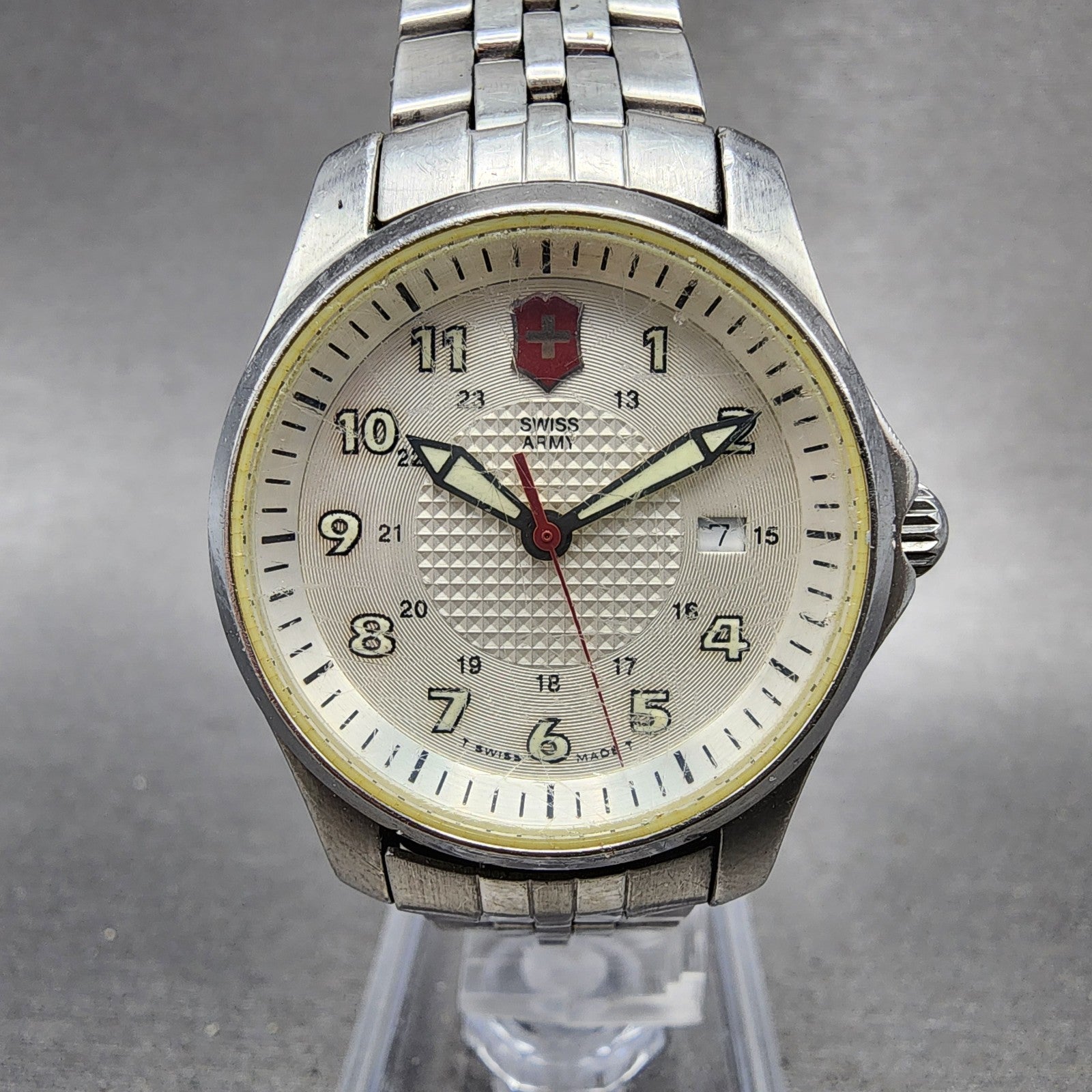 Victorinox Swiss Army Odyssey Watch Women 30mm White Dial Steel Date New Battery0