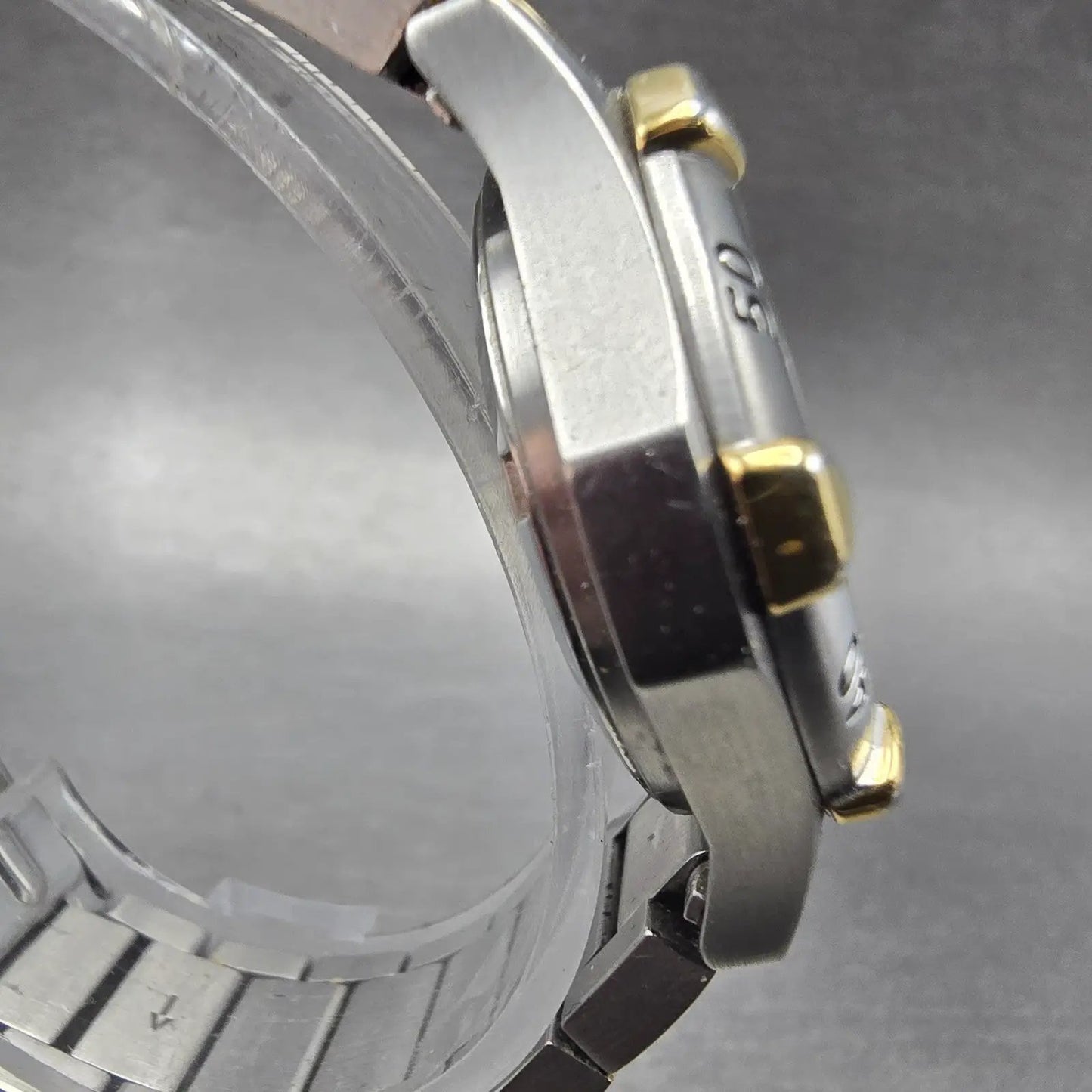 Wenger Swiss Military Dive Watch Women 30mm White Dial TwoTone Date 79052 NewBat3
