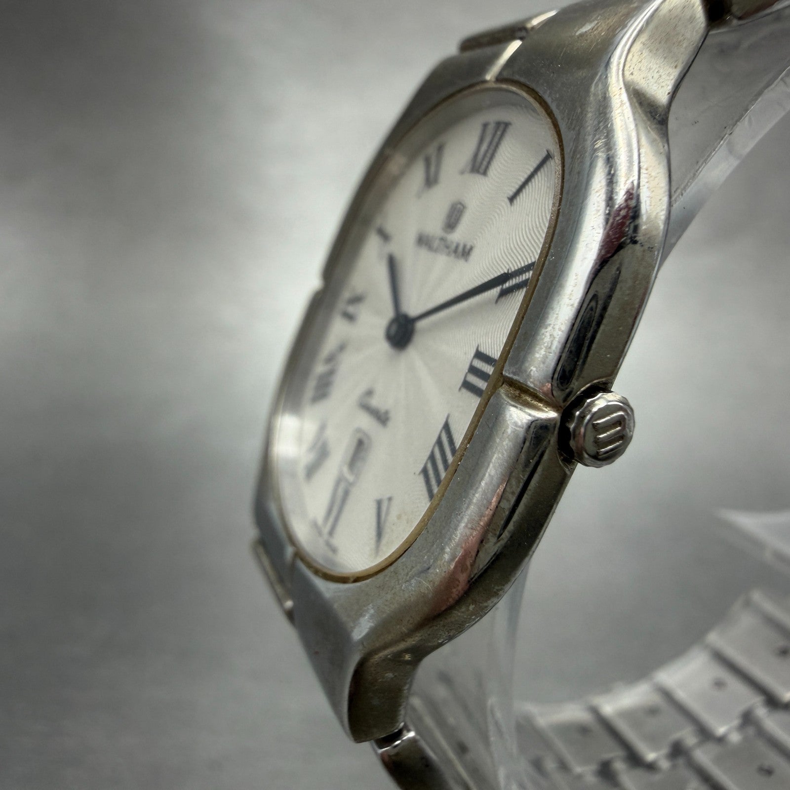 Waltham Watch Men 28mm Silver Dial Silver Tone Date Oval L760494 New Battery2