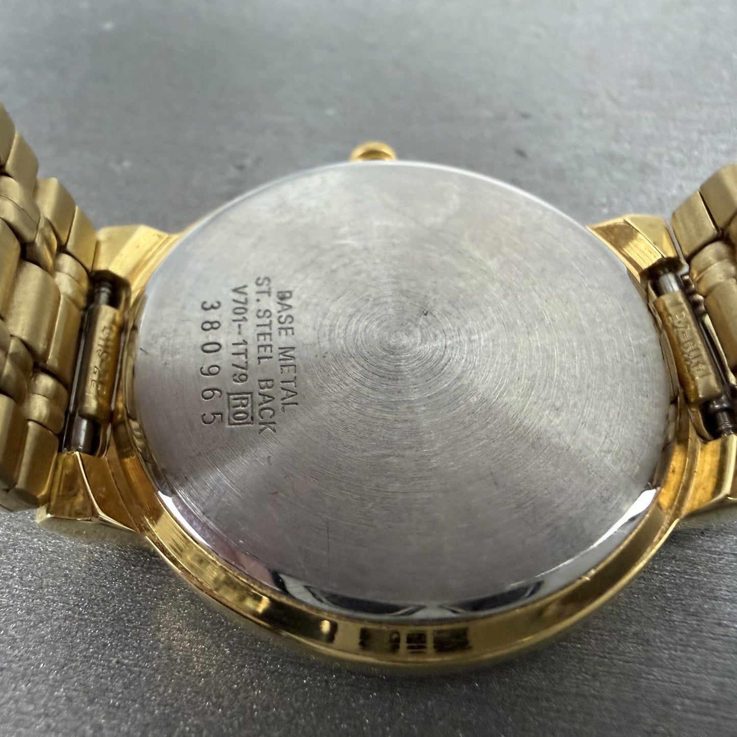 Seiko Watch Men 33mm Black Dial Gold Tone Round Vintage V7011T79 New Battery9