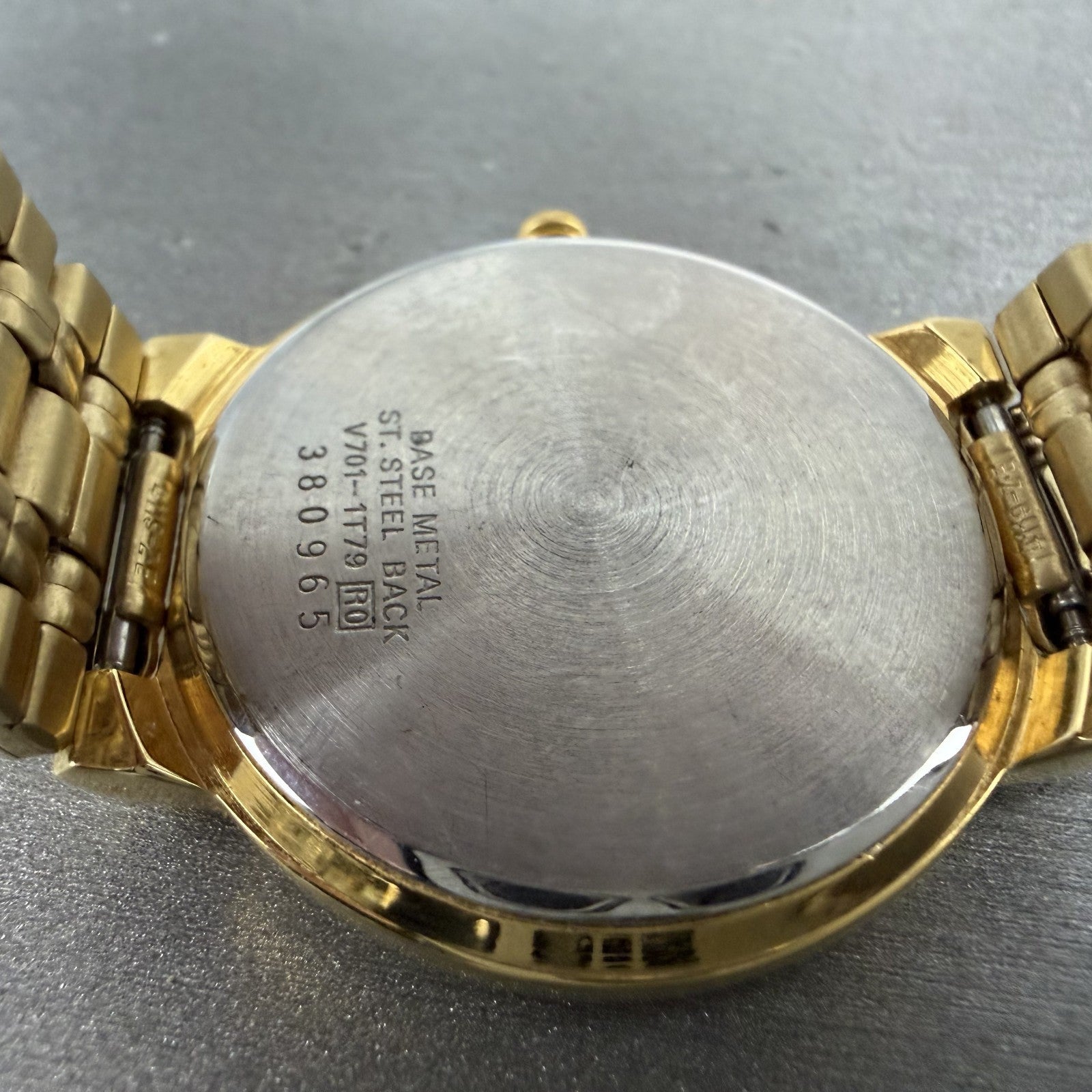 Seiko Watch Men 33mm Black Dial Gold Tone Round Vintage V7011T79 New Battery9