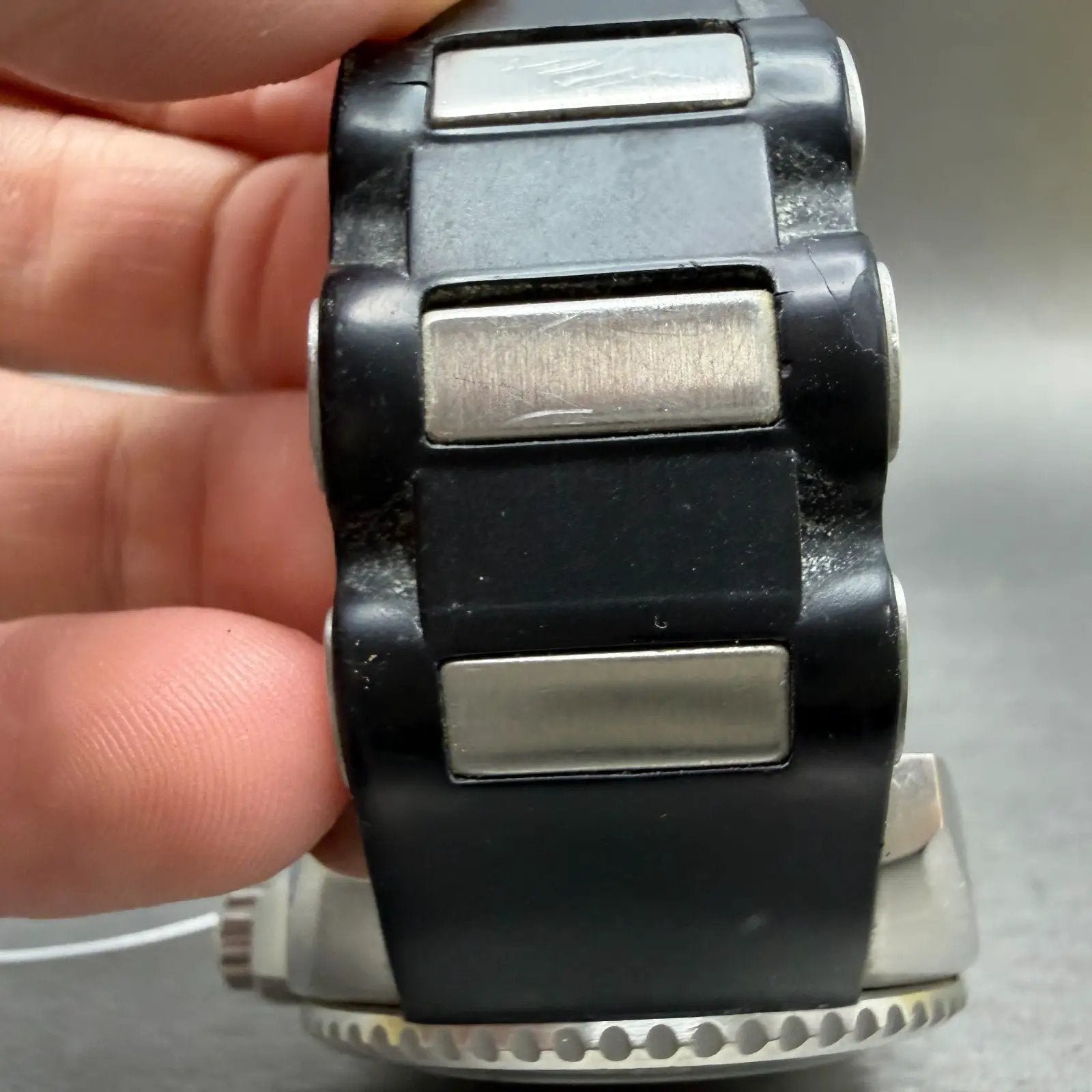 48304786