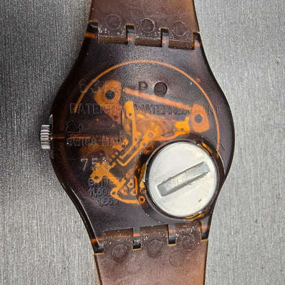 Swatch RUFFLED FEATHERS Watch Men Brown Dial Brown Round GF100 New battery VTG10