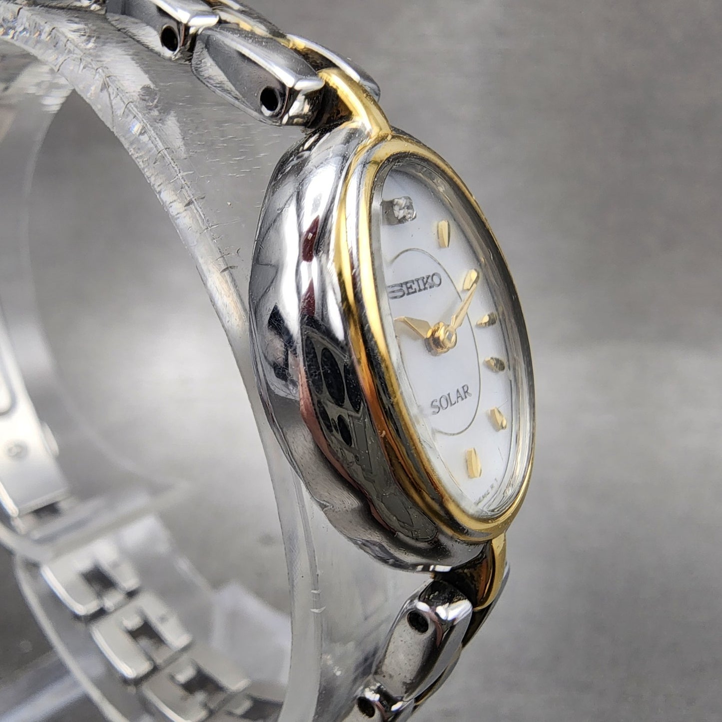 Seiko Solar Watch Women 19mm Gray Dial Two Tone Oval V1100AG0 Runs Bracelet3