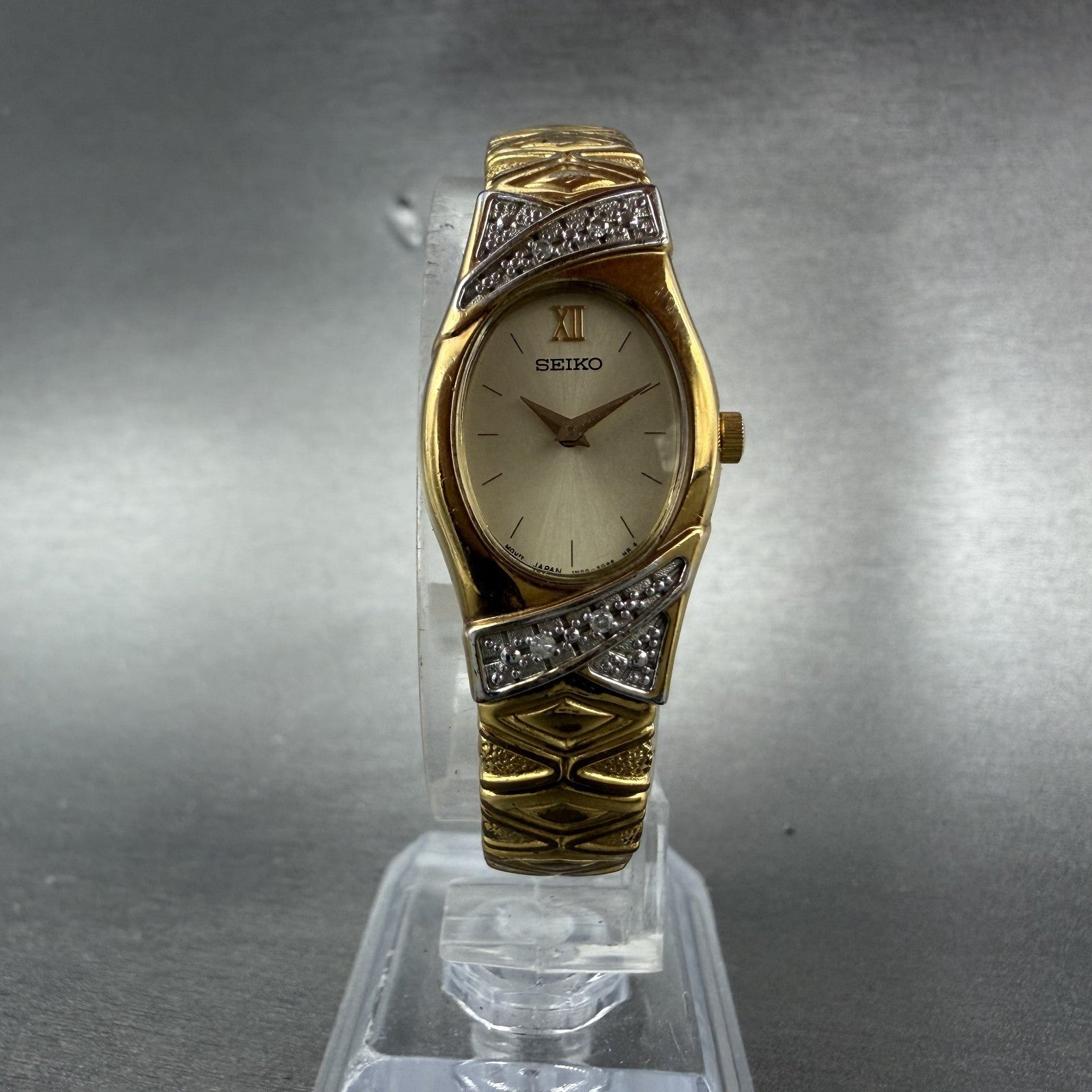 Seiko Watch Women 17mm Champagne Dial Gold Tone Oval 1N00-6P30 New Battery5