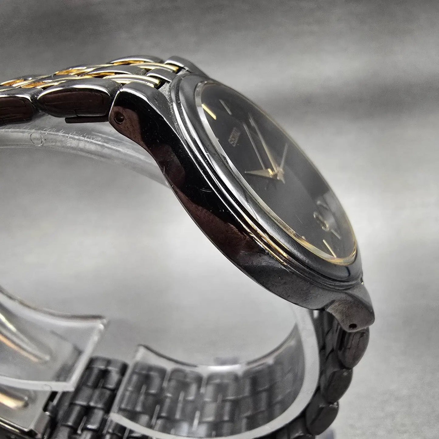 Seiko Watch Men 34mm Black Dial Black &Gold Date Round 7N22-7041 New Battery VTG3