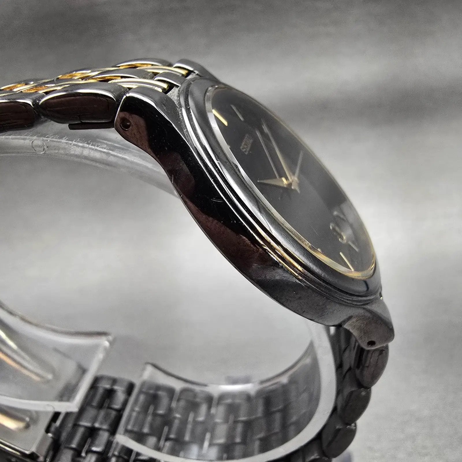 Seiko Watch Men 34mm Black Dial Black &Gold Date Round 7N22-7041 New Battery VTG3
