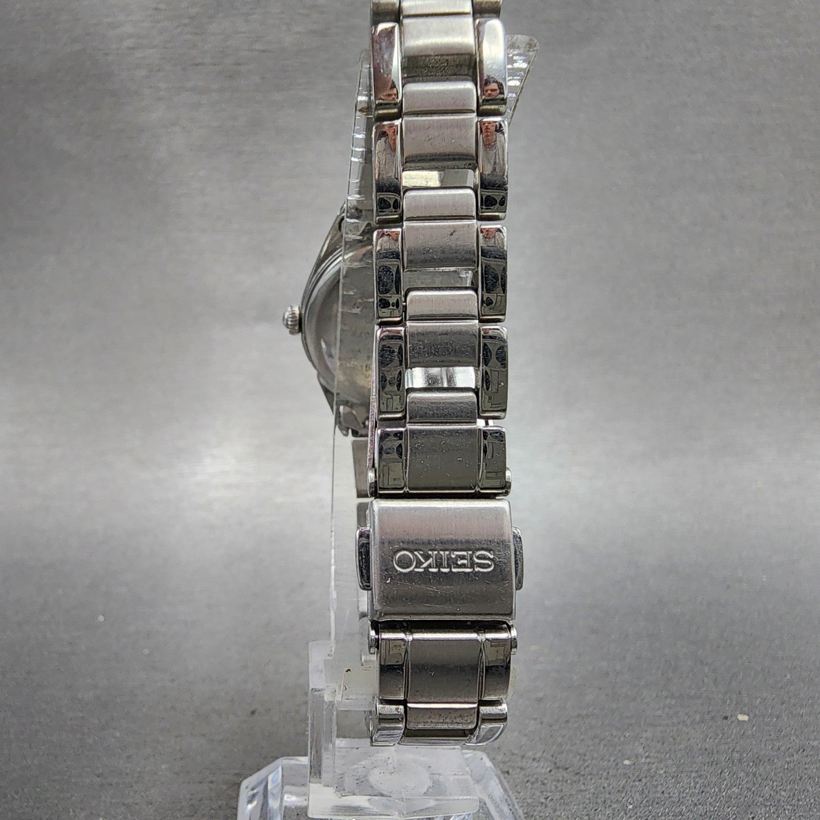 Seiko Solar Watch Women 25mm White Dial Silver Tone Date Round 1B220BZ0 Runs7