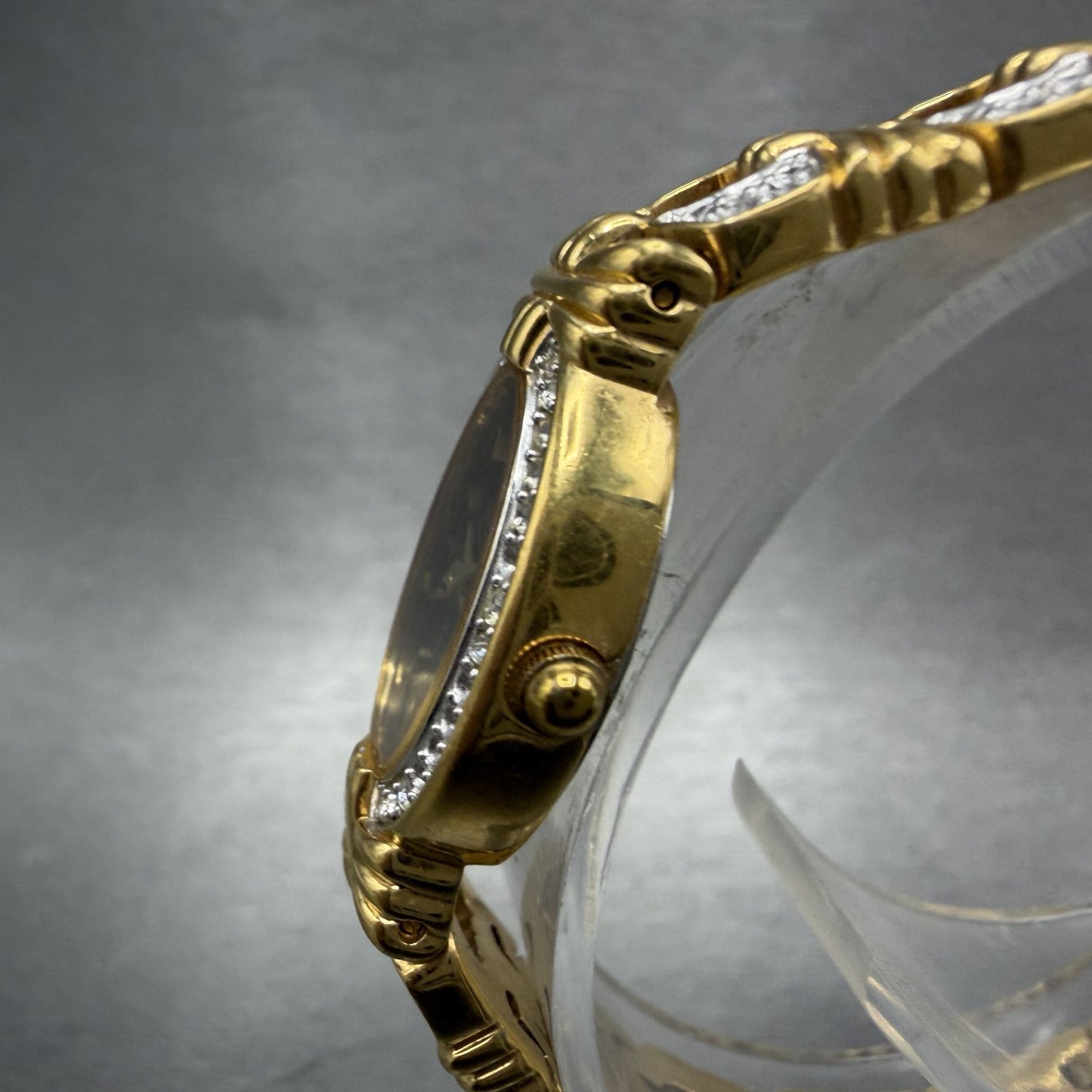 Bulova Crystal Watch Women 18mm Black Dial Gold Tone Crystal Bezel New Battery2