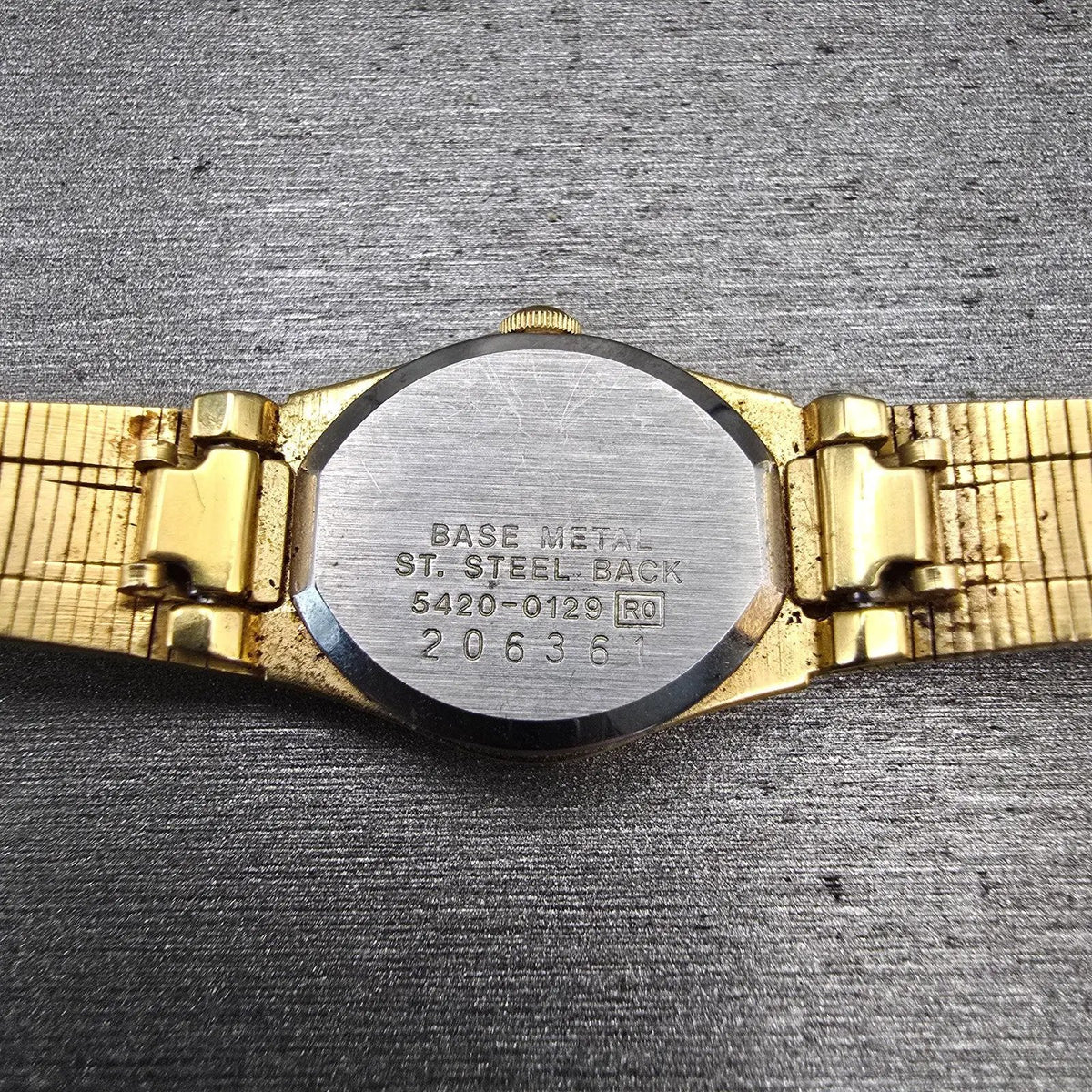 Seiko Watch Women 17mm Champagne Dial Gold Tone Oval 5420-0129 New Battery VTG10