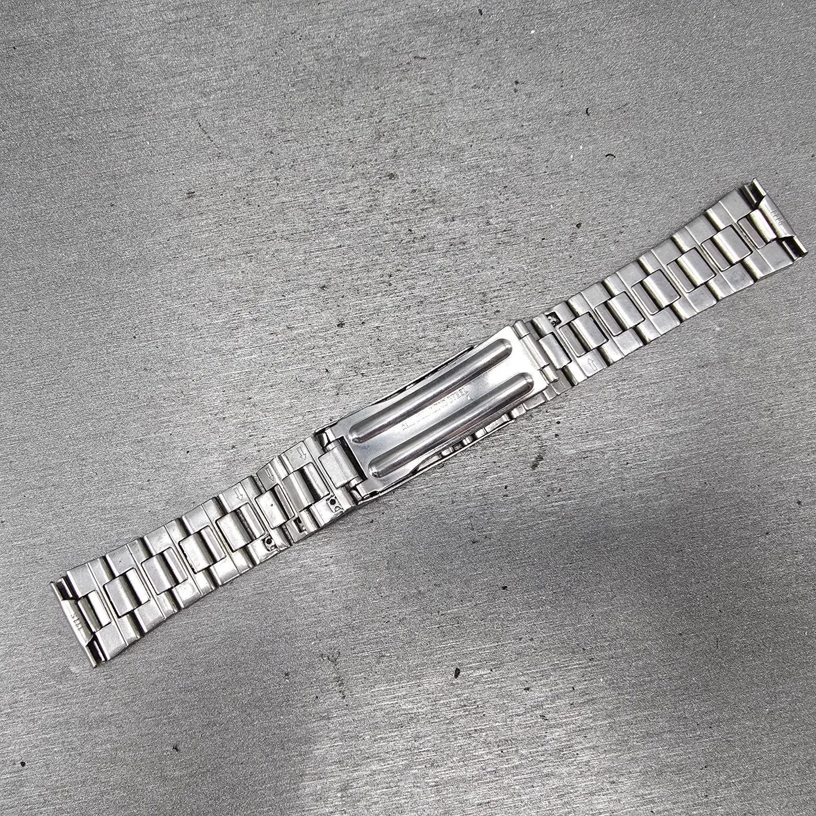 Seiko SQ Bracelet 19mm Stainless Steel Silver Tone Tri Folding Clasp VTG 111S5