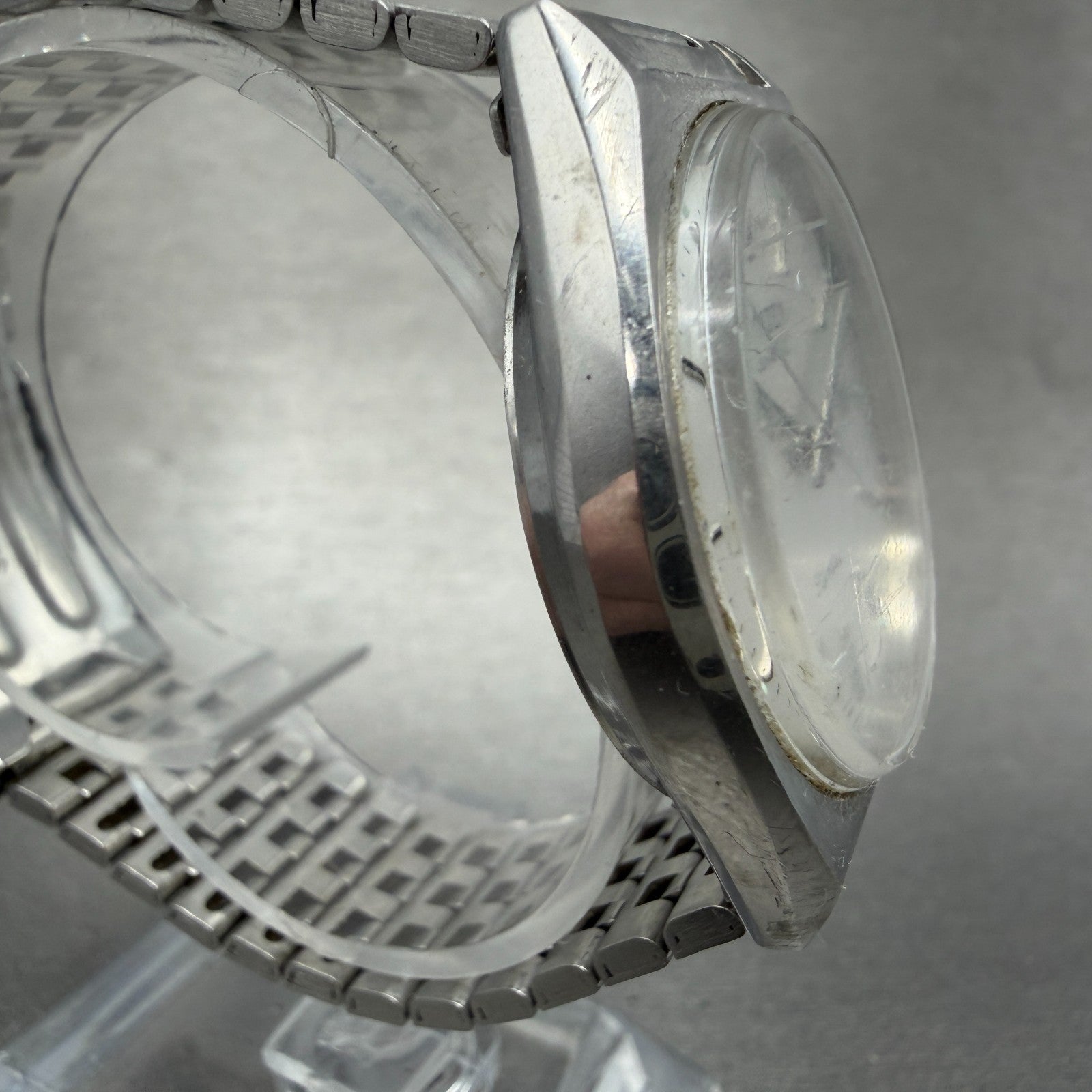 Citizen Seven Watch Men 35mm Silver Dial Silver Tone date 2110-942191 NewBattery3