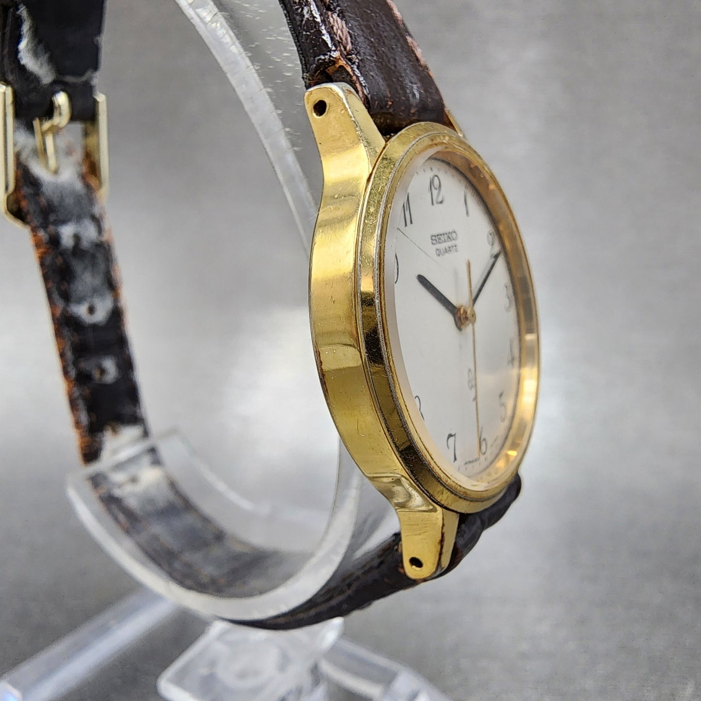 Seiko Watch Women 26mm White Dial Gold Tone Round 26210020 New battery VTG3