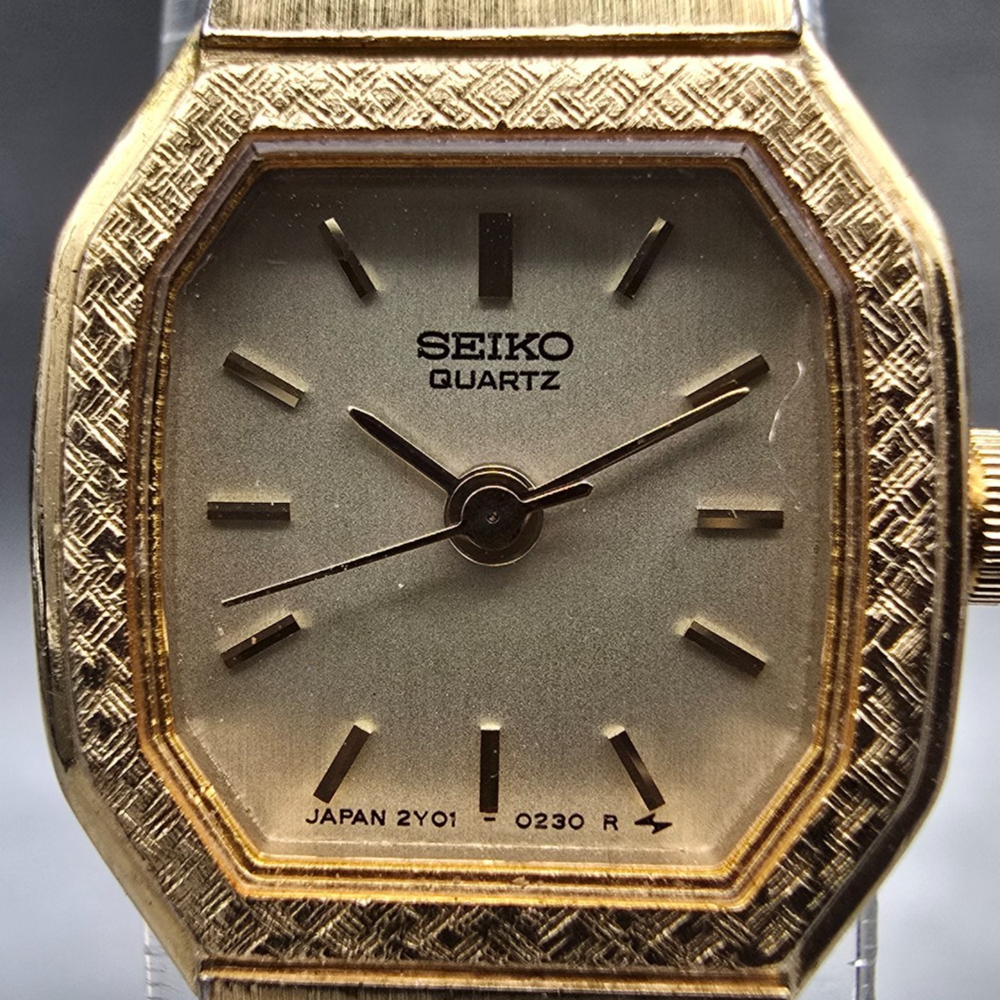 Seiko Watch Women 17mm Gold Dial Gold Tone Octagon 2Y01-5059 New Battery Vintage1