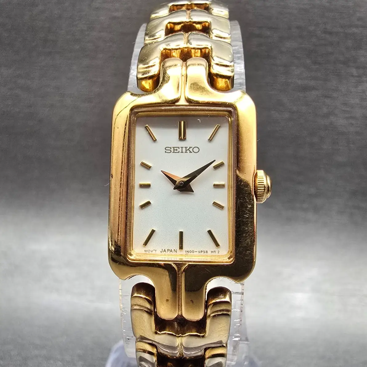 Seiko Tank Watch Women 16mm White Dial Gold Tone Rectangle 1N00-6T10 New Battery0
