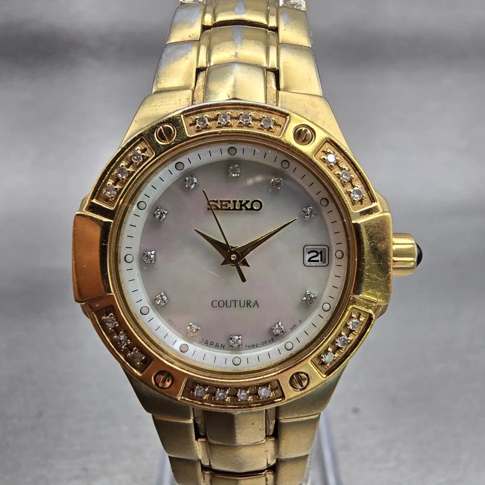 Seiko Coutura Watch Women 26mm MOP Dial Gold Tone Diamonds 7N82-0CG0 New Battery0