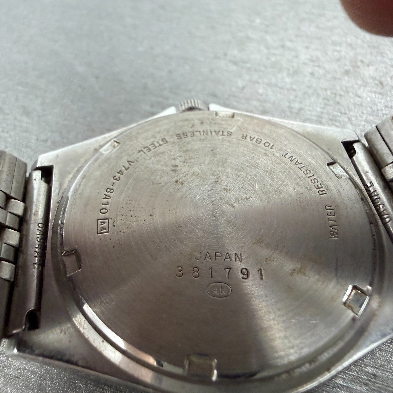 Seiko ALBA Watch Men 35mm Silver Dial Silver Tone Daydate V743-8A10 New Batt M409