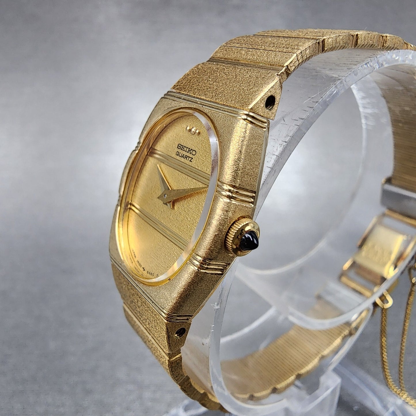 Seiko Watch Women 19mm Gold Dial Gold Tone Oval 14008519 New Battery2