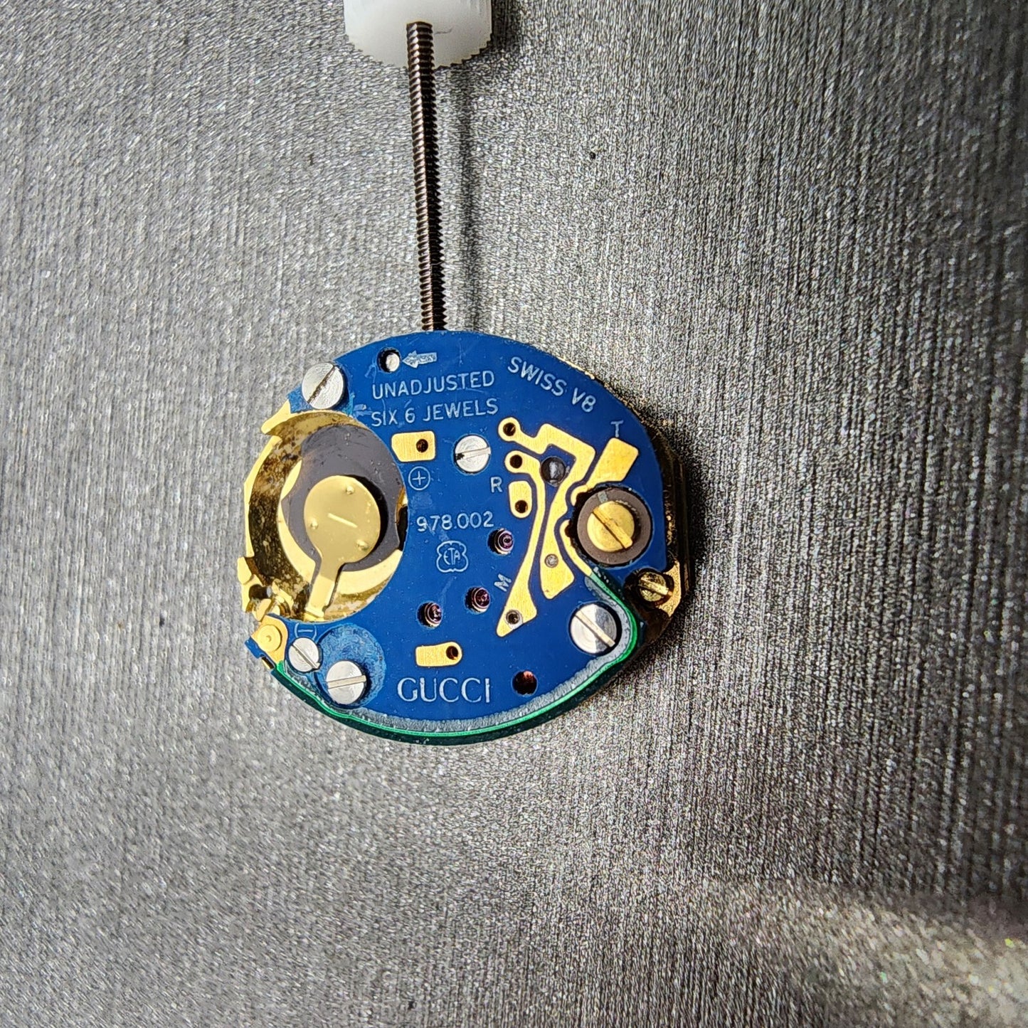 ETA 978.002 Gucci Movement 2 Hand 6 Jewels Swiss Made W/ Battery Clamp PARTS4