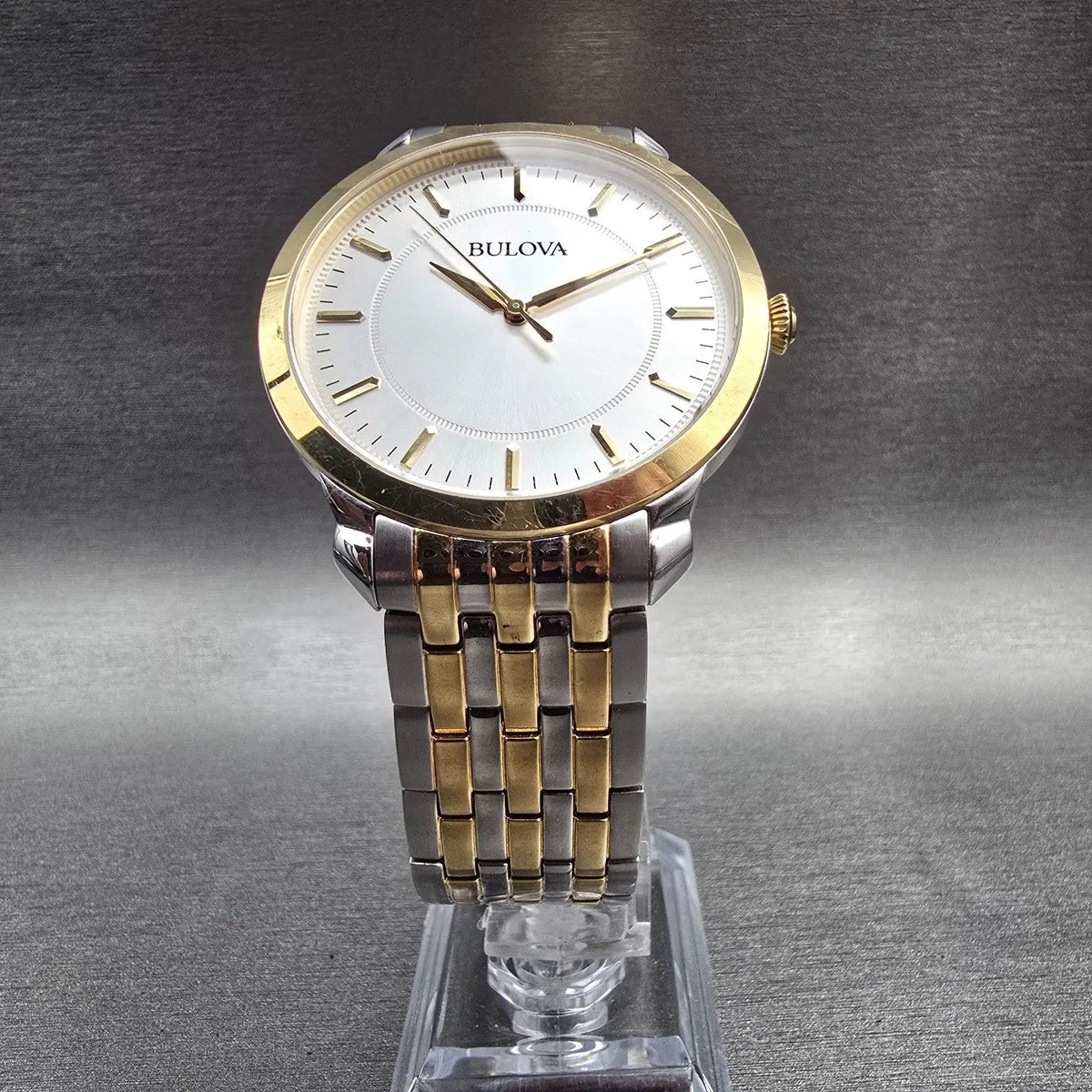 Bulova Watch Men 41mm Silver Dial Two Tone Round 98A121 New Battery5
