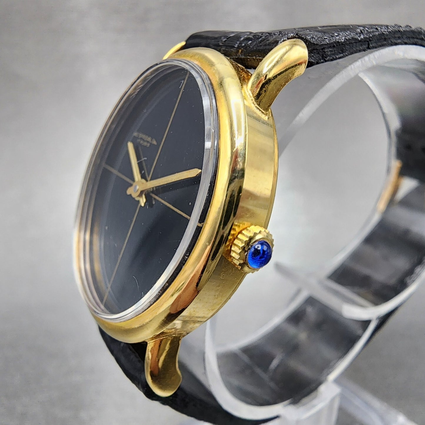 VTG Spazial Watch Women 26mm Black Dial Gold Tone Oval Manual Wind Runs