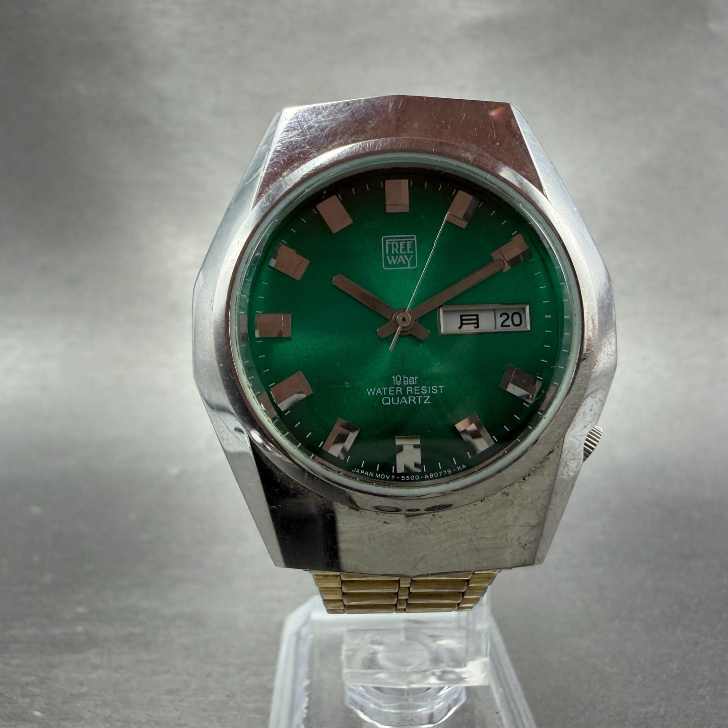 Citizen Freeway Watch Men 36mm Green Dial Silver Tone Daydate 5500-A85293 NewBat5