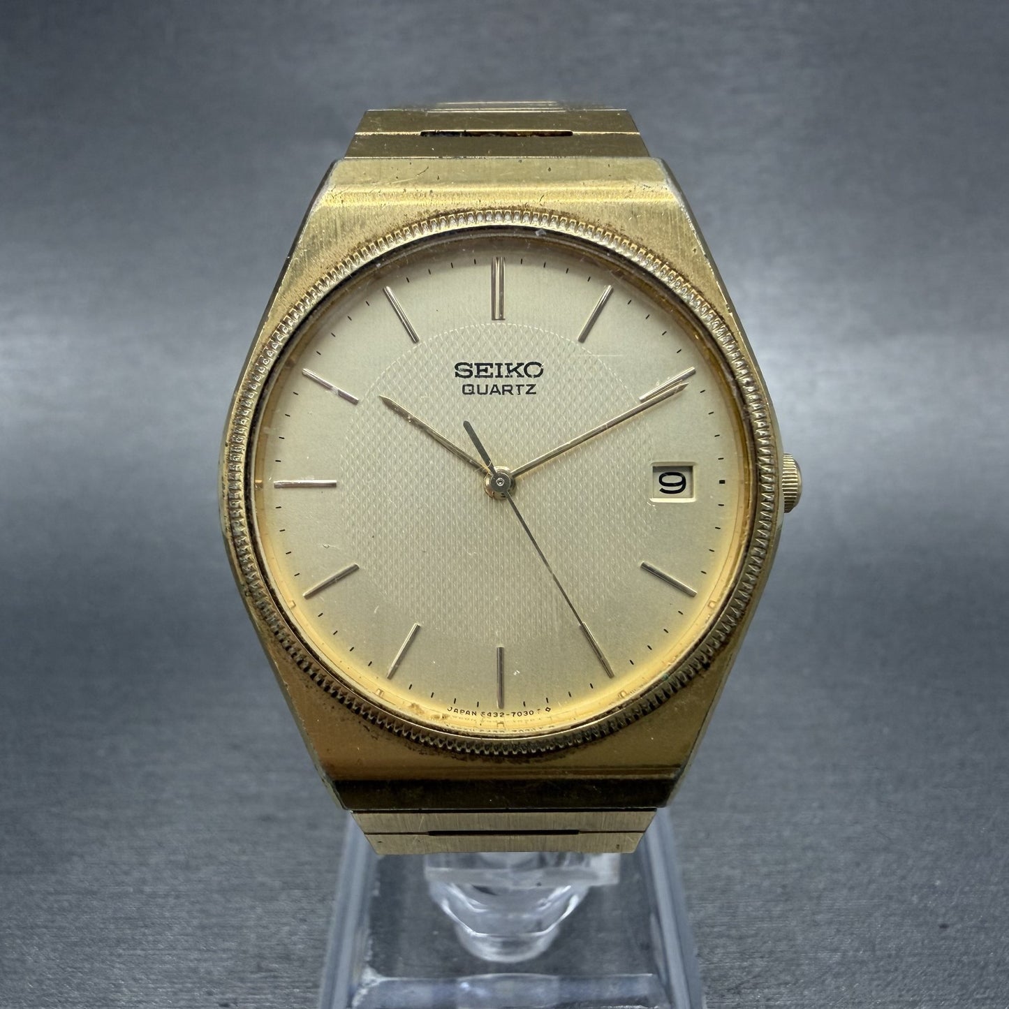 Seiko Watch Men 32mm Champagne Dial Gold Tone Date Round 6432-7019 New Battery0