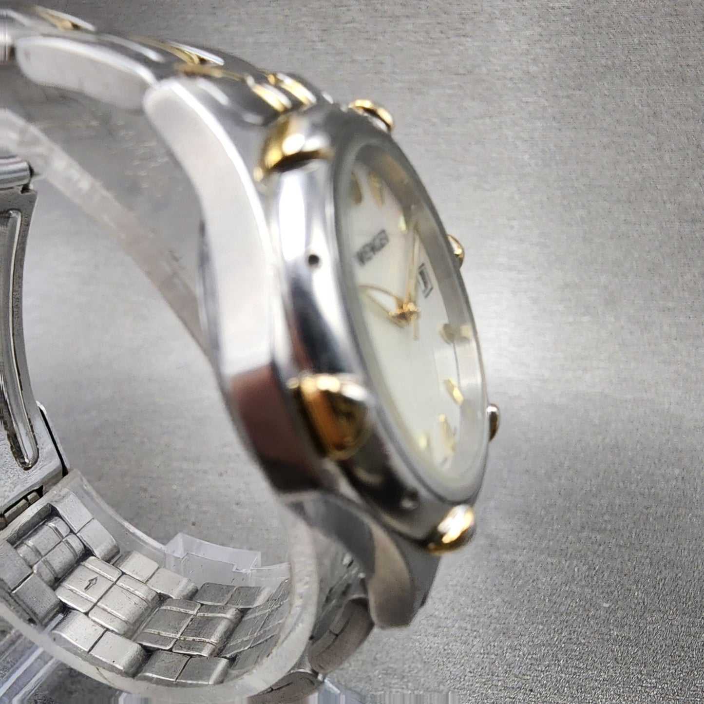 Wenger Watch Women 28mm MOP Dial Two Tone Date Round 70236 New Battery3
