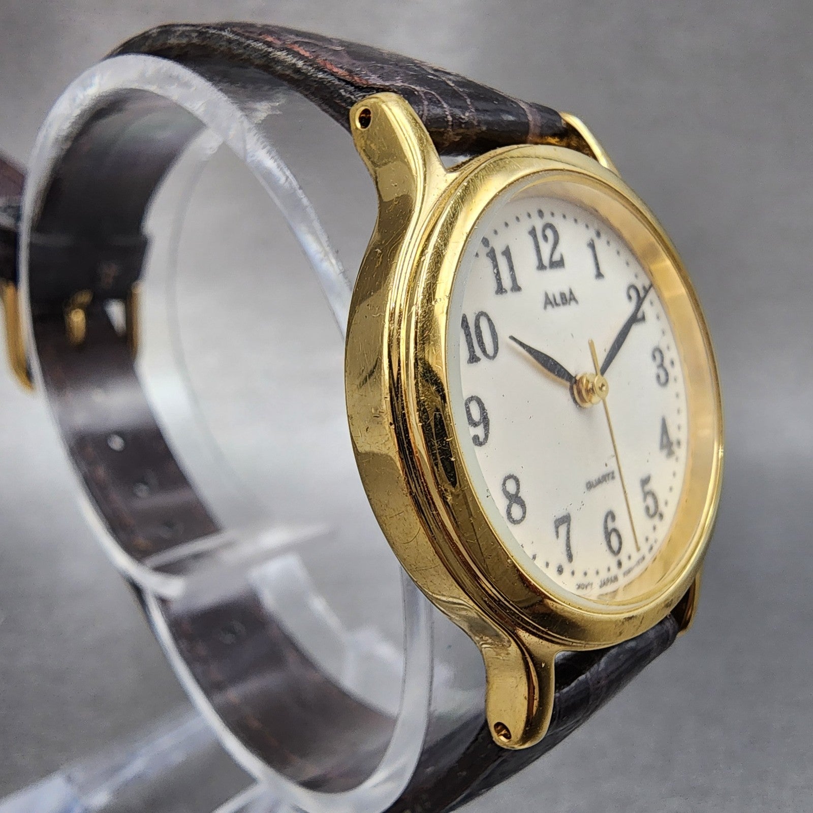 Seiko Alba Watch Women 26mm White Dial Gold Tone V5016k00 New Battery3