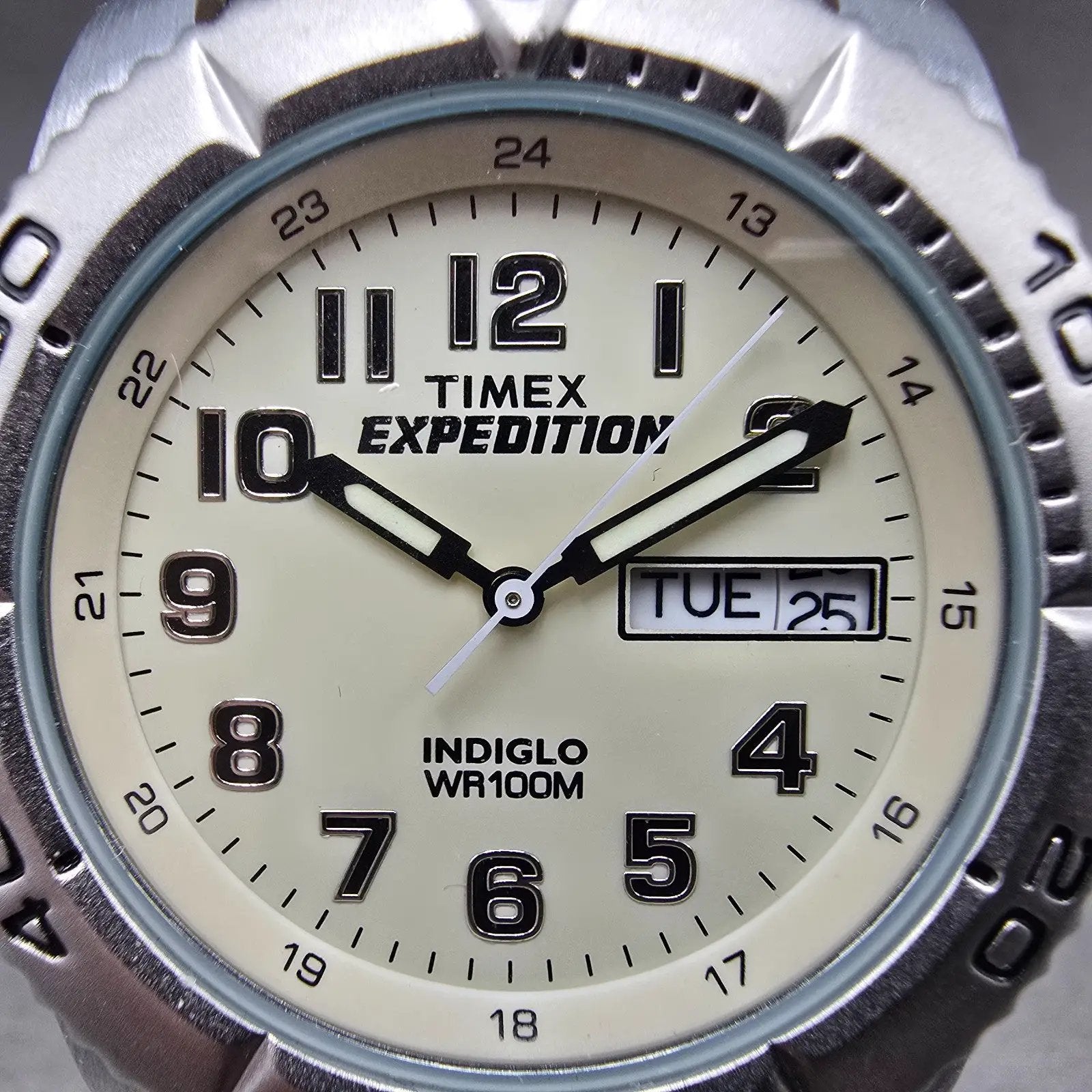 Timex Expedition Dive Watch Men 40mm Cream Dial Silver Tone Daydate New Battery1