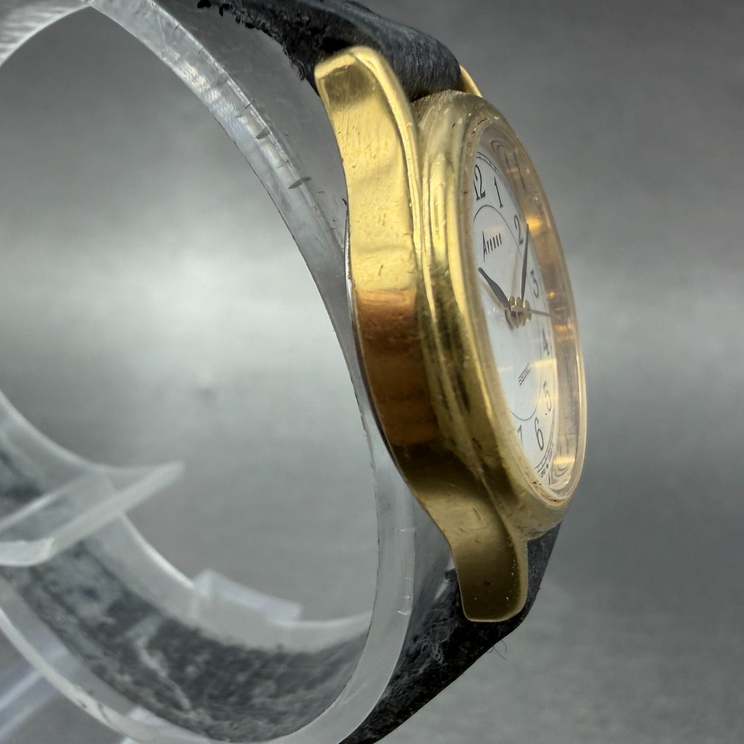 Seiko Avenue Watch Women 25mm Silver Gold Tone Round 2P21-0290 New Battery ER3