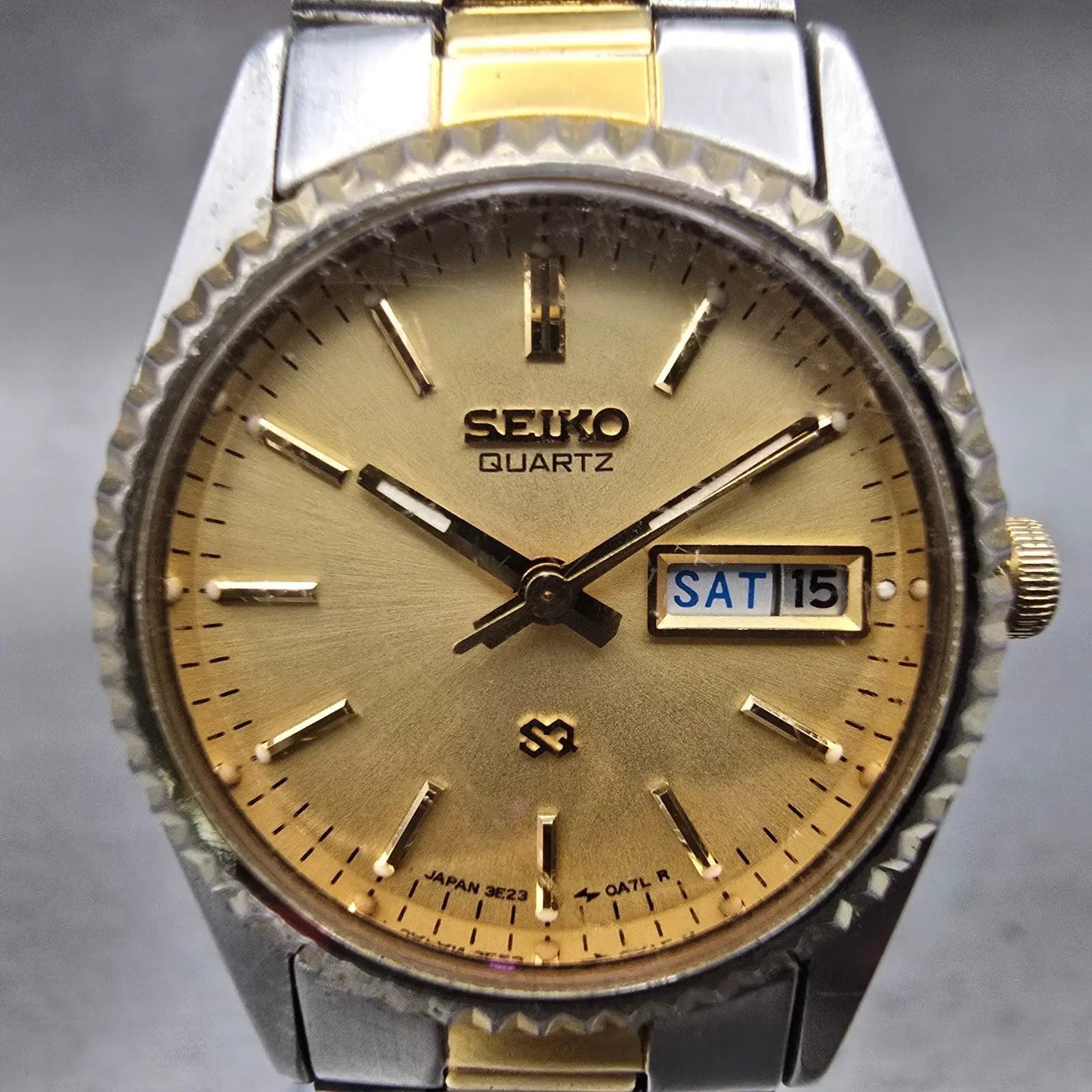 Seiko SQ Watch Women 24mm Champagne Dial Gold Tone Daydate 3E23-0A60 New Battery1