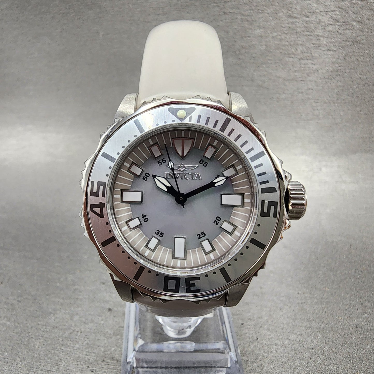 Invicta Pro Diver Watch Women 37mm MOP Dial Steel Round 18494 New Battery0