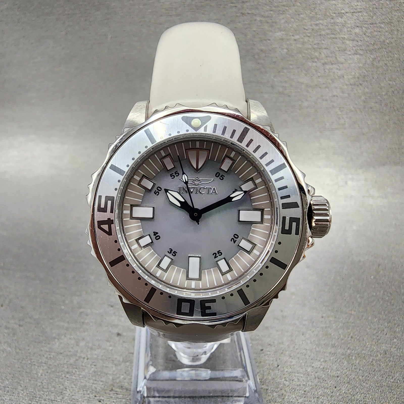 Invicta Pro Diver Watch Women 37mm MOP Dial Steel Round 18494 New Battery0