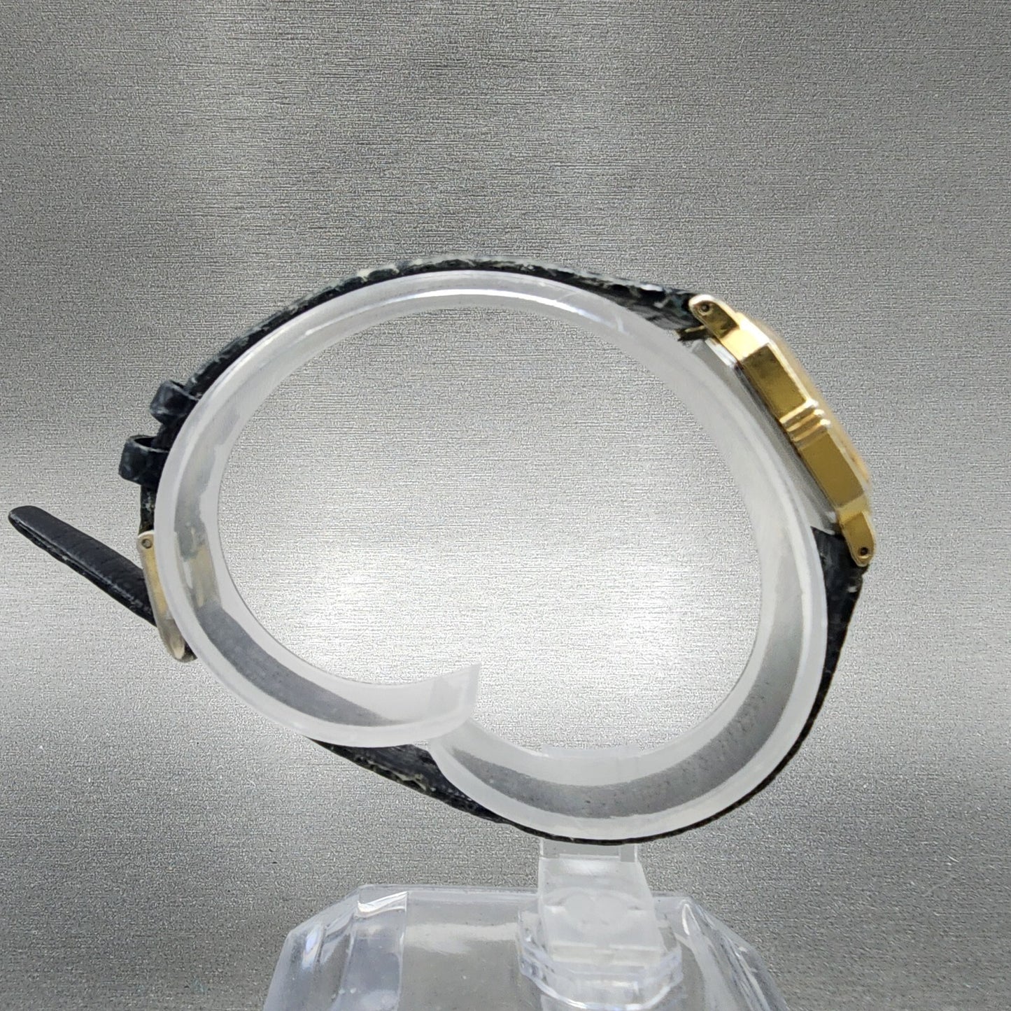Seiko watch Women Gold Tone Gold Dial 19mm 2c205810 New Battery8