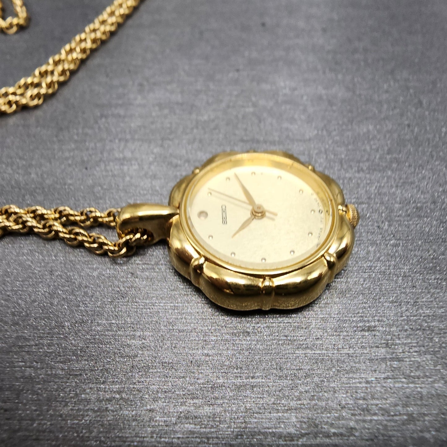 Seiko Necklace Watch Women 21mm Champagne Dial Gold Tone 1f210a10 New Battery3