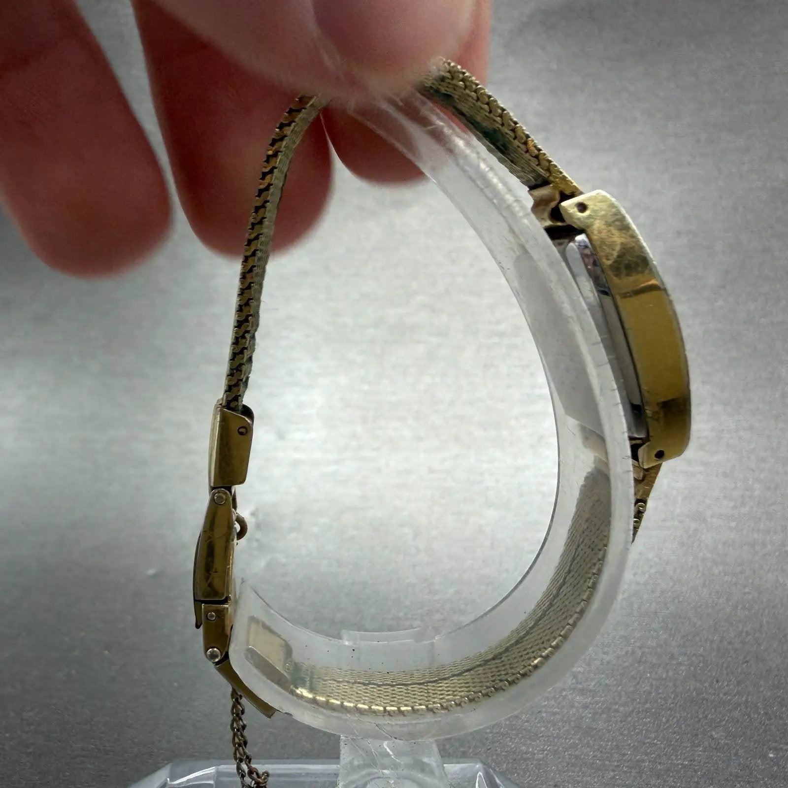 48021940
