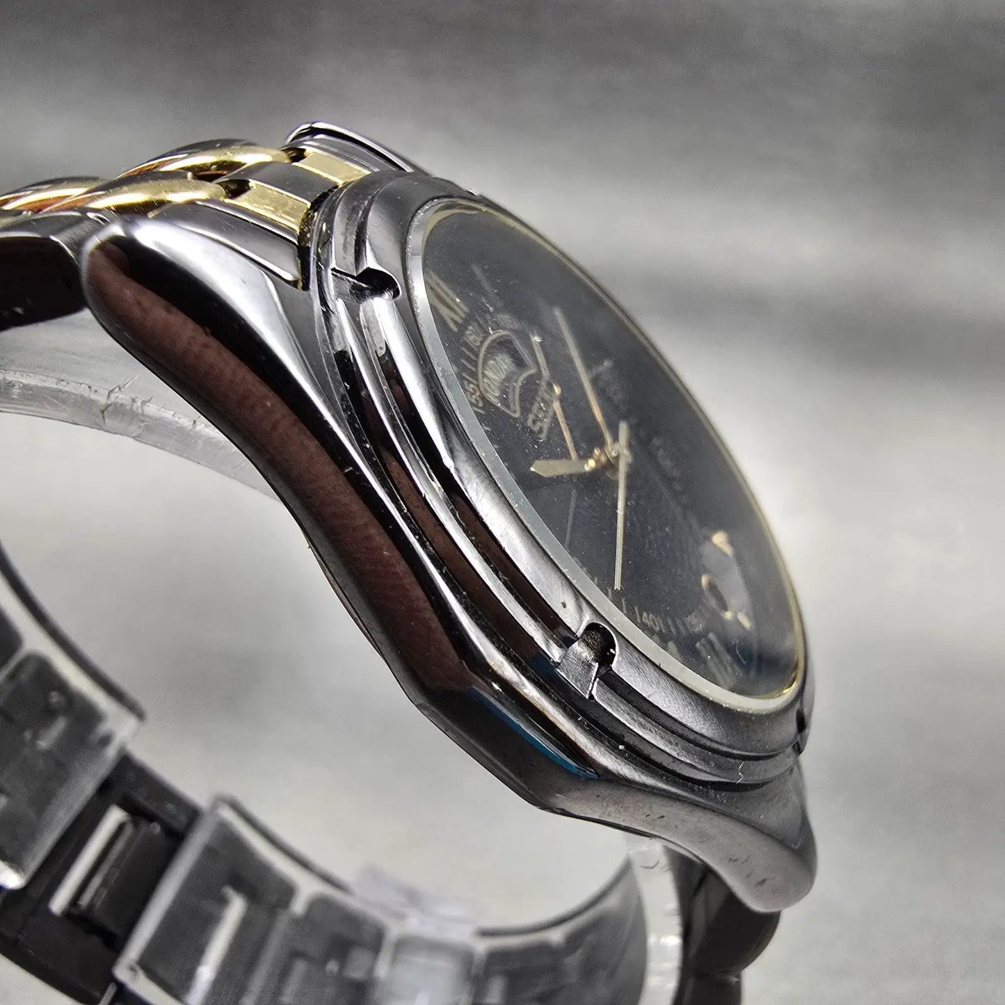 Seiko Watch Men 35mm Black Dial Black & Gold Tone Daydate Round V733-6C49 NewBat3