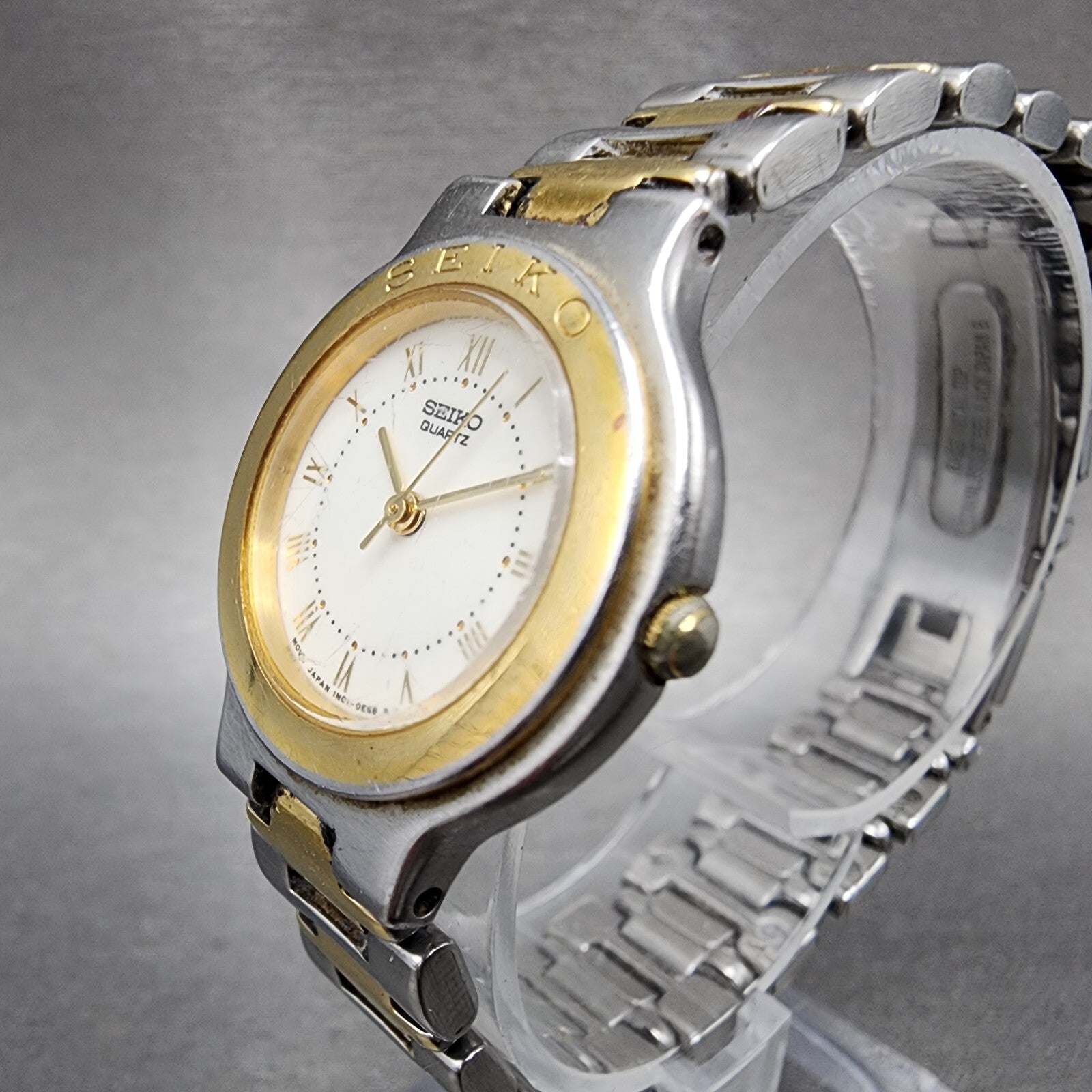 Seiko Watch Women 25mm White Dial Two Tone Round 1N010B90 New Battery VTG2