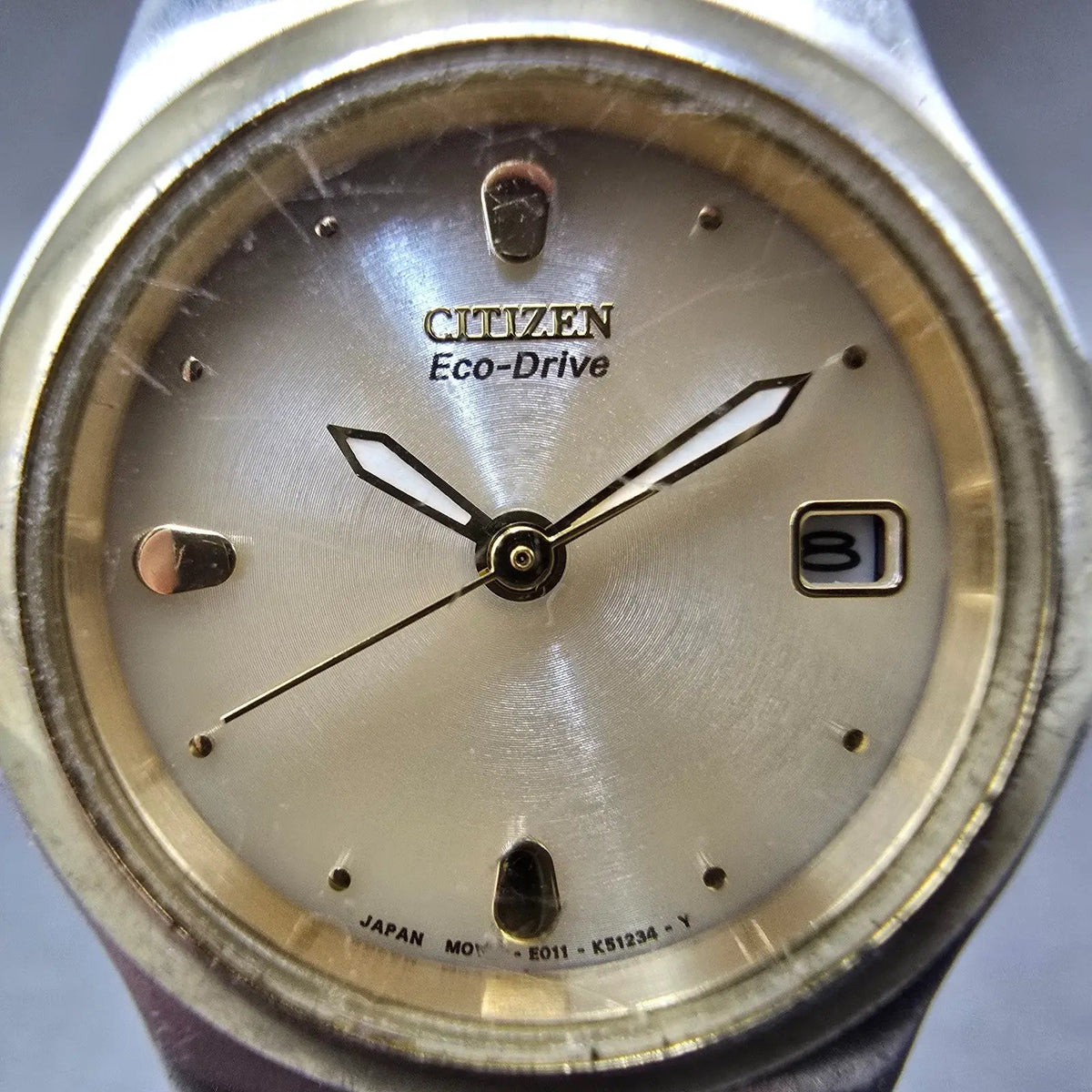Citizen Eco-Drive Watch Women 25mm Cream Dial Two Tone Date E011-K16784 Runs JP1