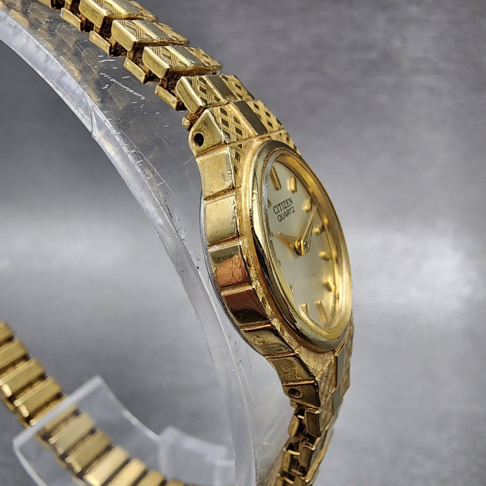 Citizen Watch Women 17mm Champagne Dial Gold Tone Oval 5920S056331 New Battery3