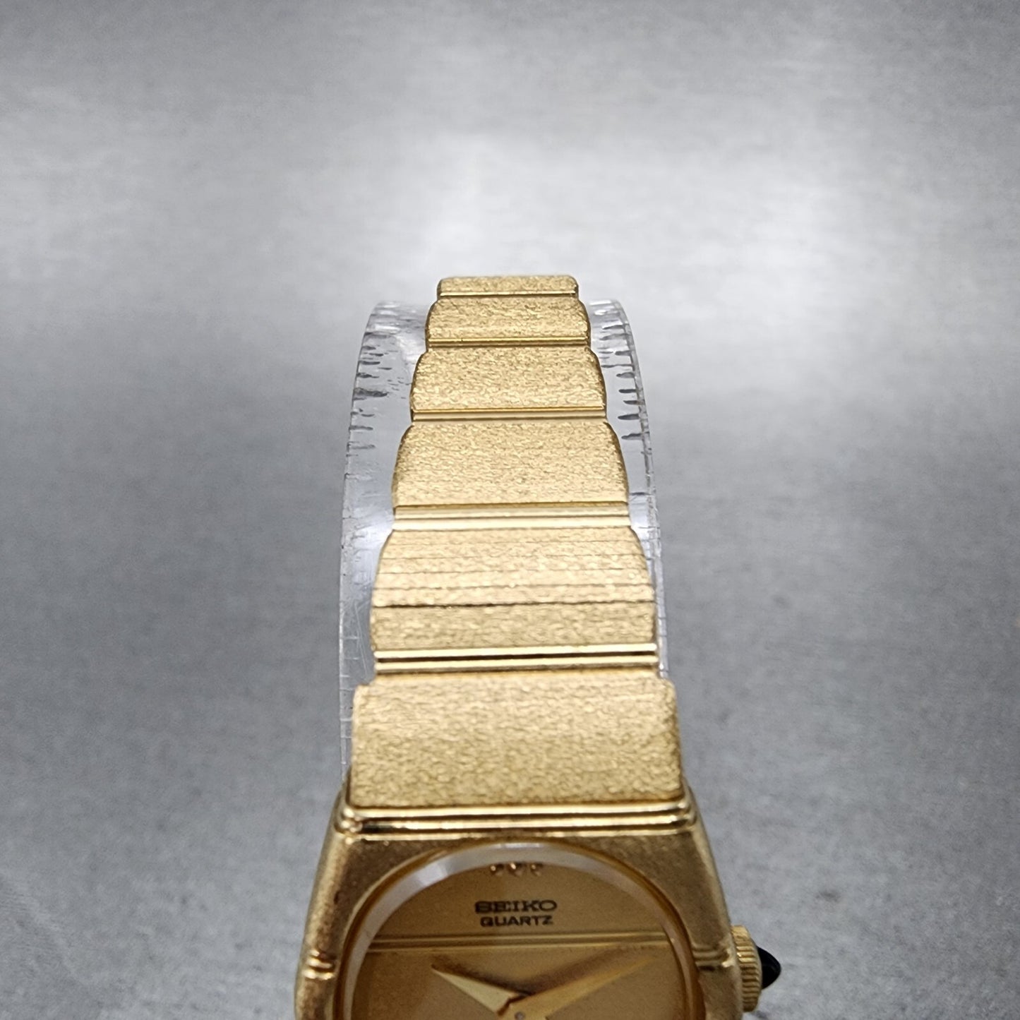 Seiko Watch Women 19mm Gold Dial Gold Tone Oval 14008519 New Battery4