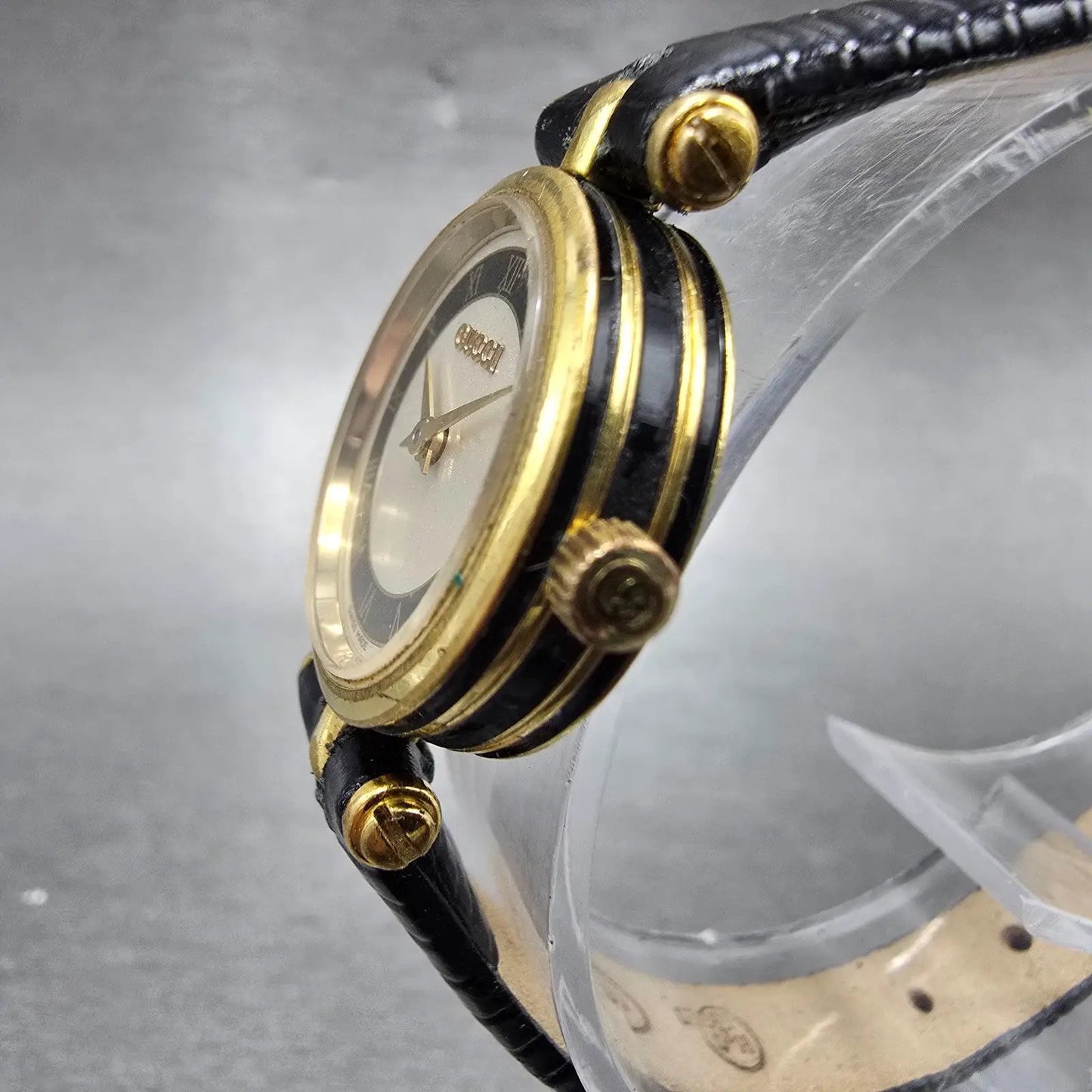 Gucci 2000L Watch Women 22mm Silver Dial Gold Plated Round New Battery Vintage2