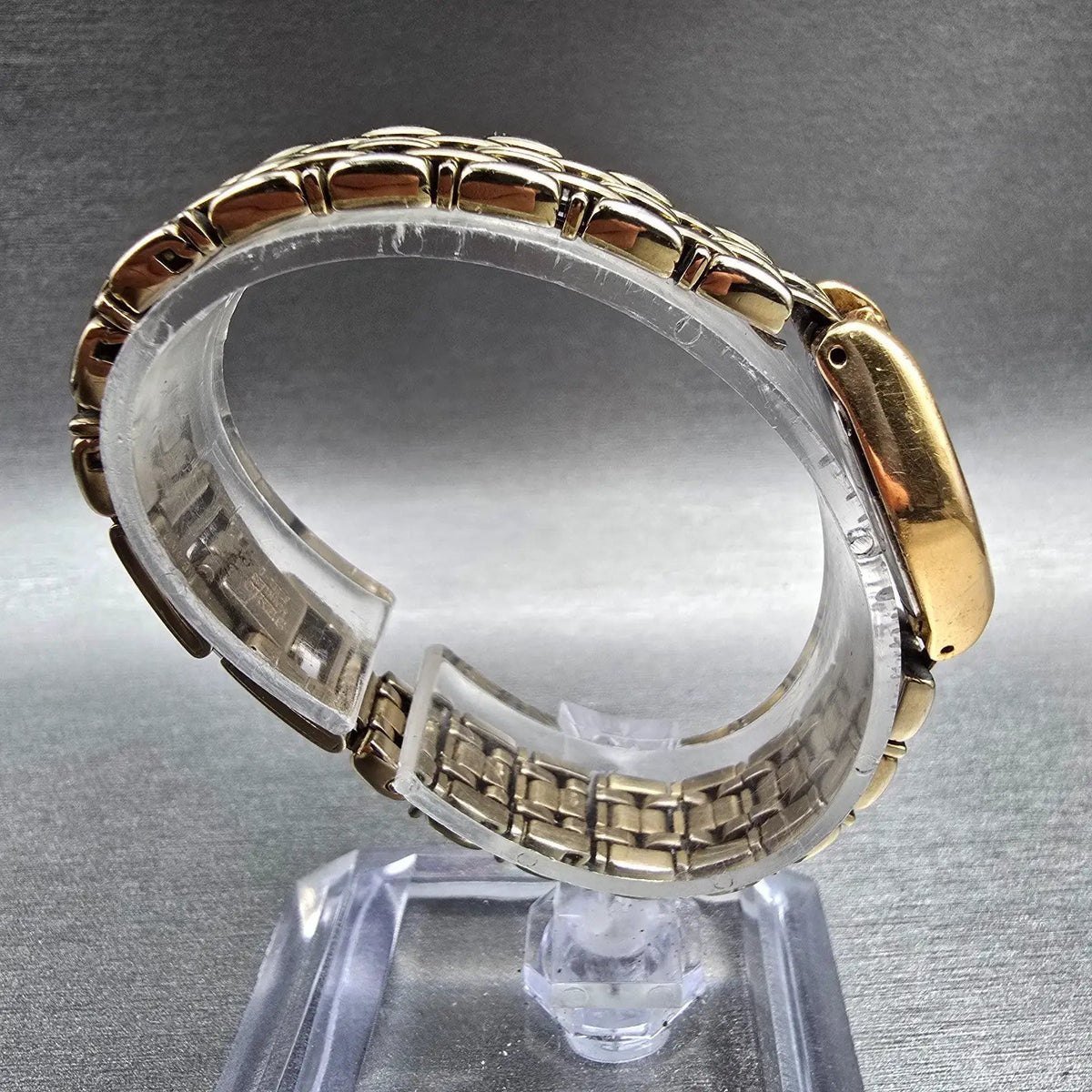 Seiko Watch Women 18mm White Dial Gold Tone Oval 1N01-5C19 New Battery Vintage J8