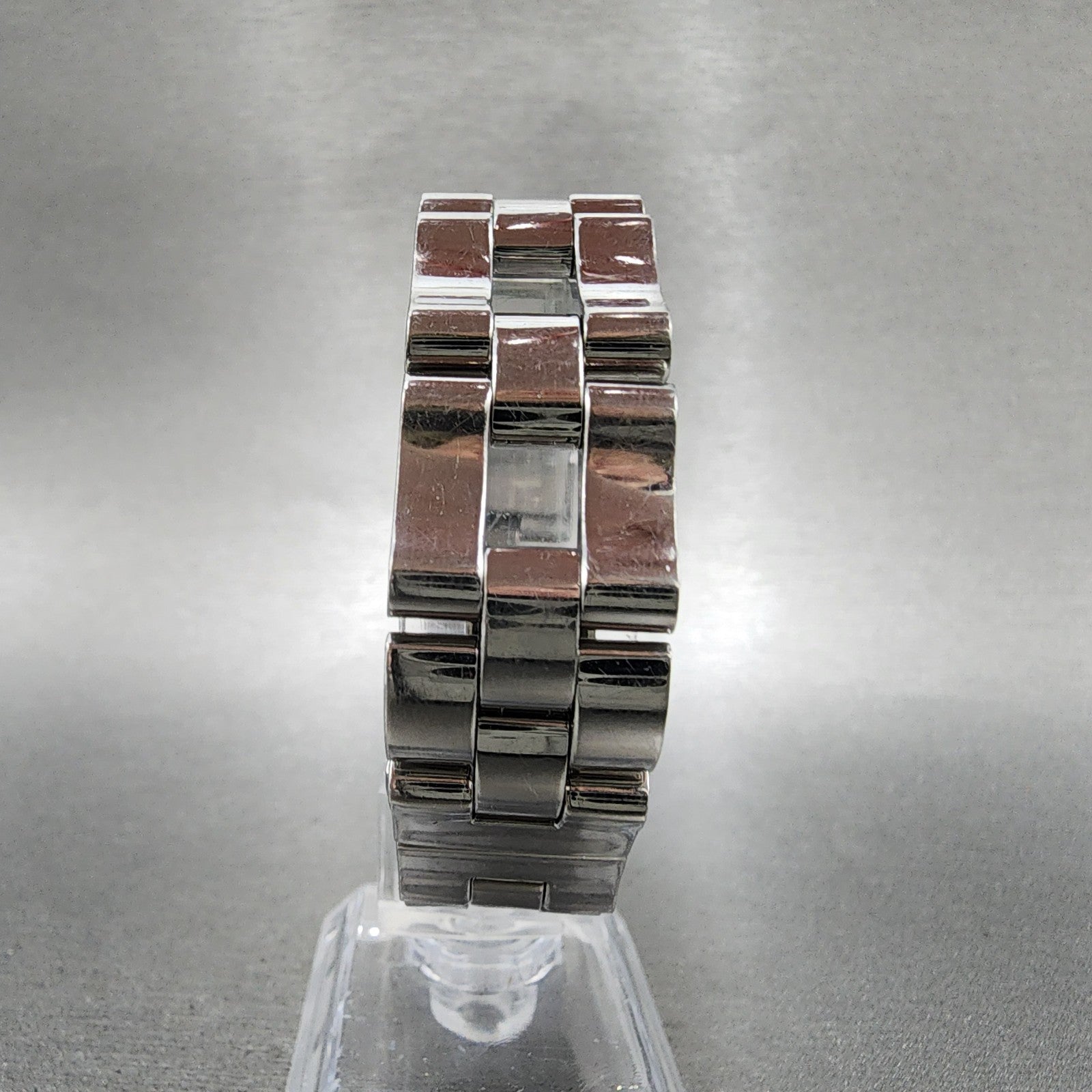 Gucci Tank Watch Women 17mm Black Dial Silver Tone Rectangle 2305L New Battery7